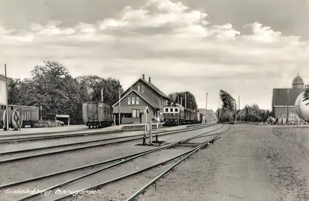 Billede af Sakskøbing Station ca. 1954.