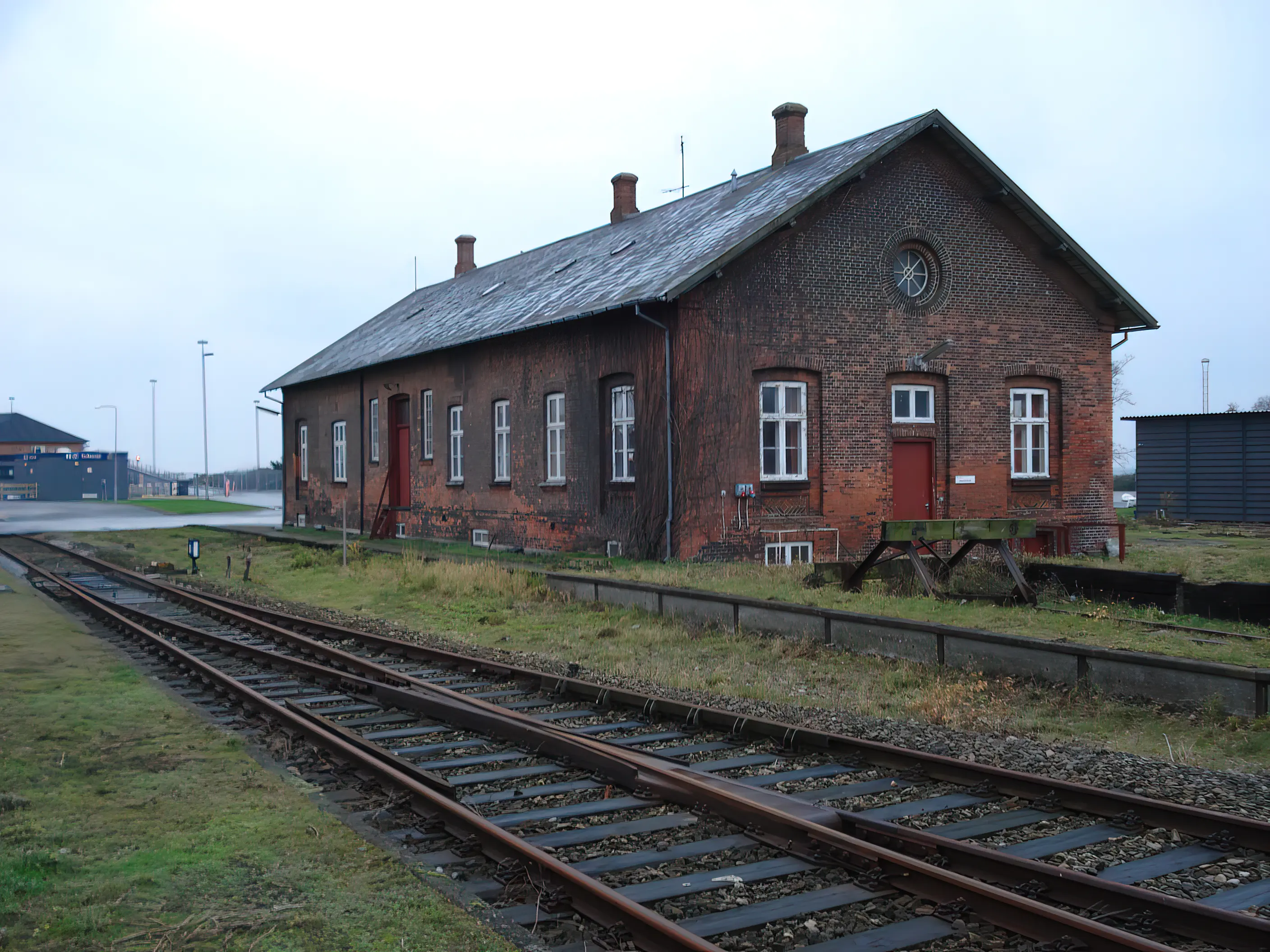 Billede af remiseområdet ved Gedser Station.