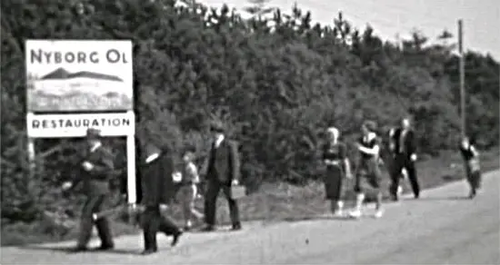Billede af Skærven Trinbræt - De rejsende på vej mod Storebælt.