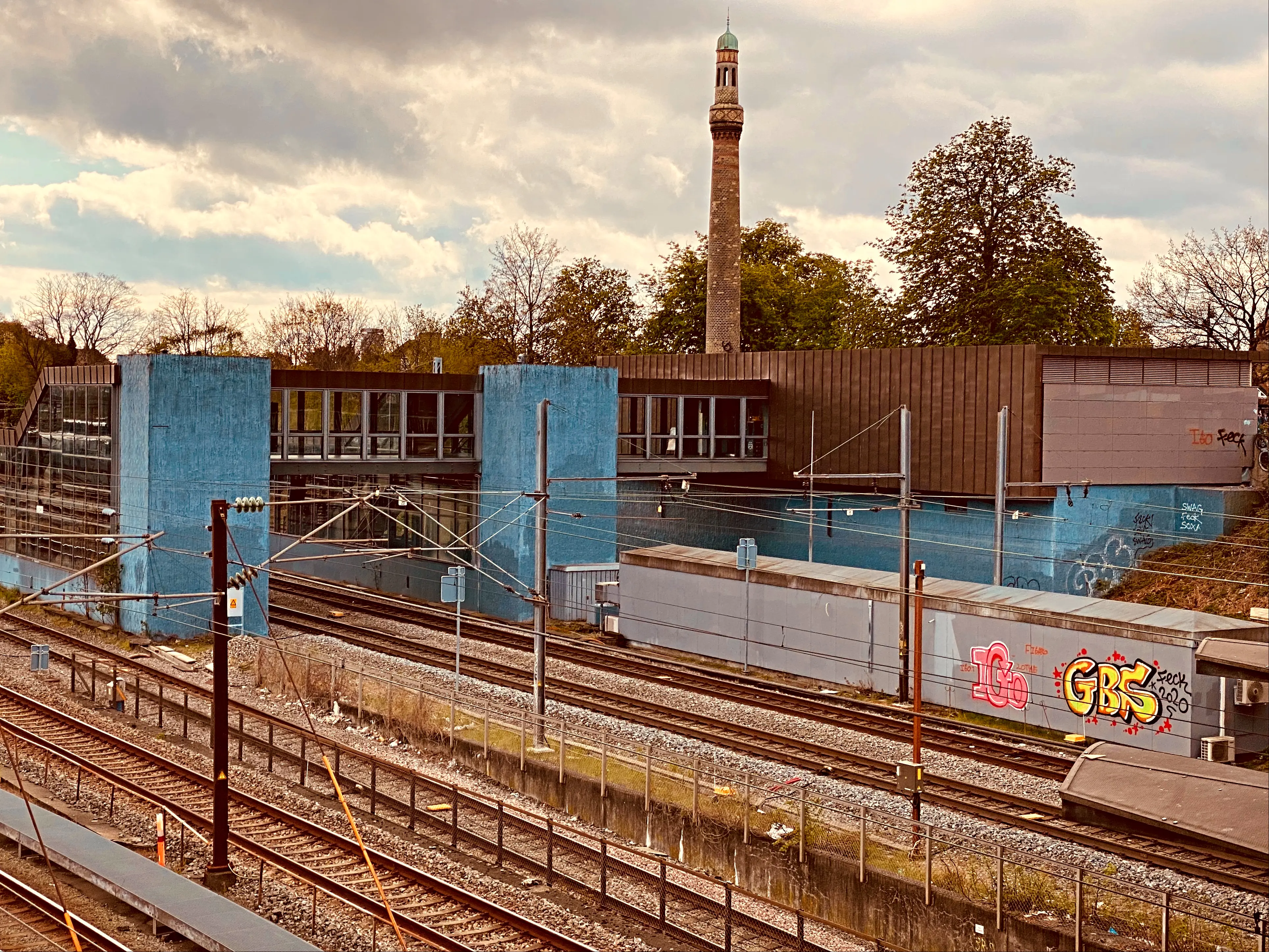 Billede af Svanemøllen Station set fra sporsiden.