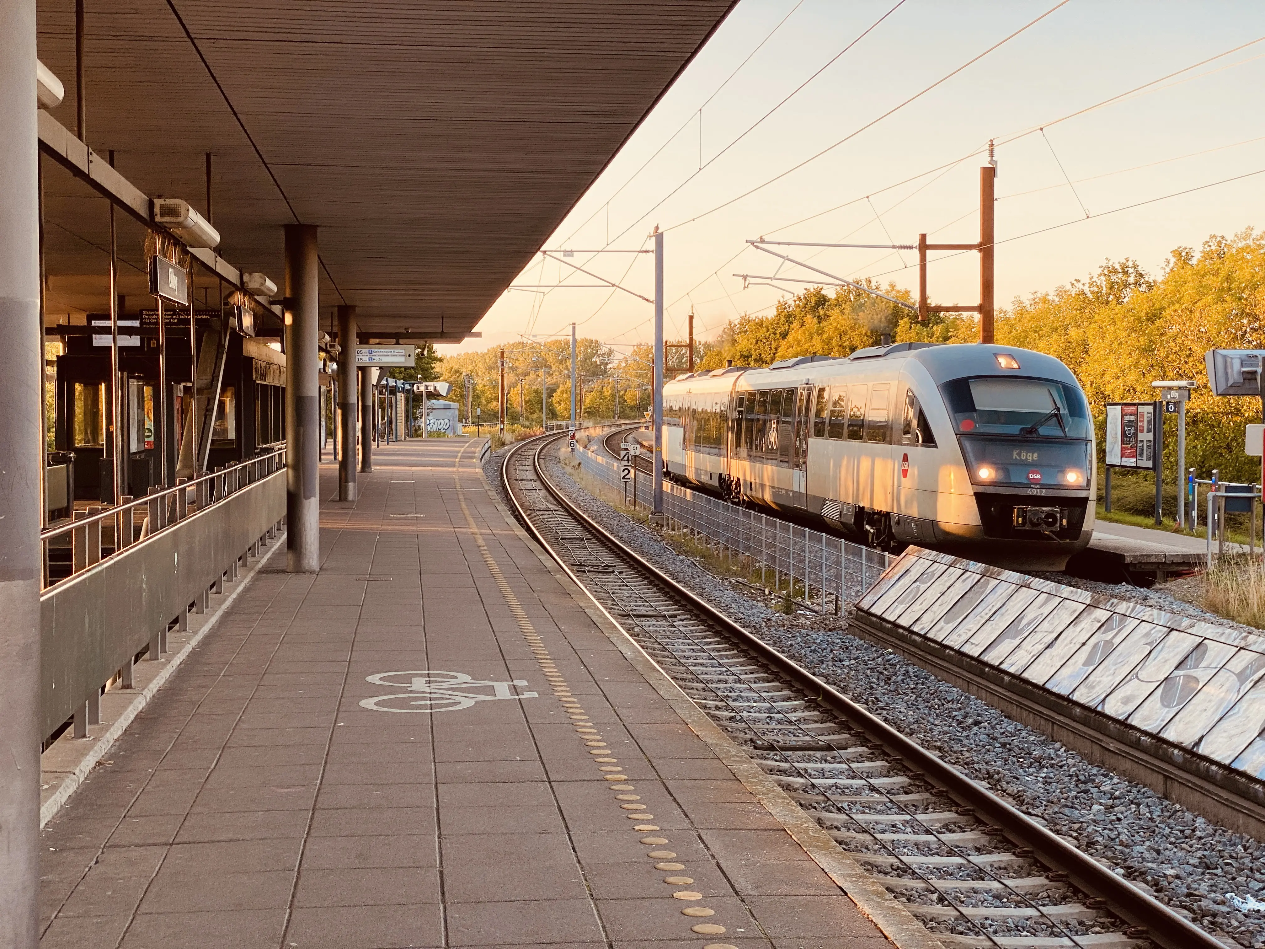 Billede af DSB MQ 4112-4912 fotograferet ud for Ølby S-togstrinbræt.