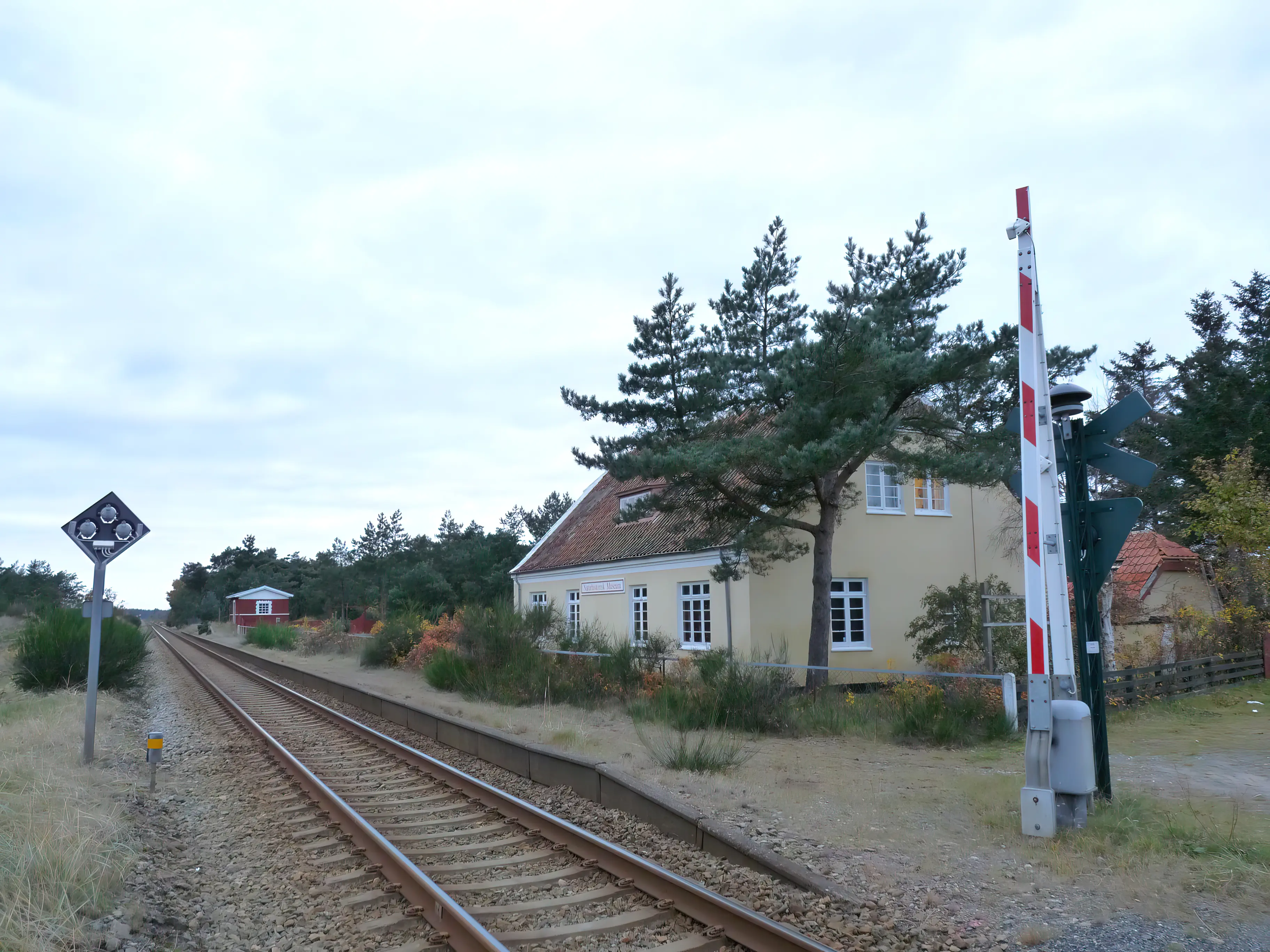 Billede af Højen Trinbræt set fra sporsiden.