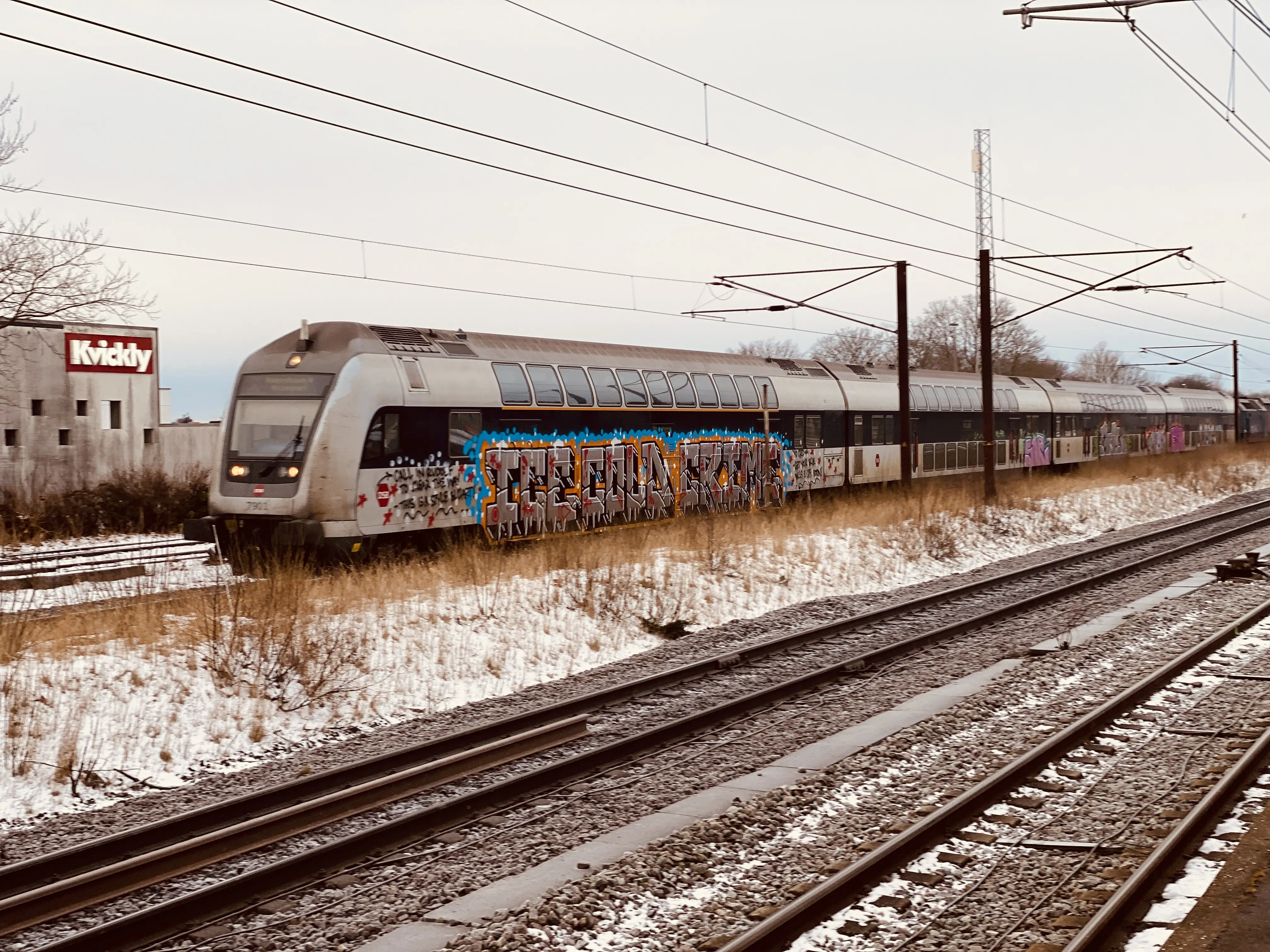 Billede af tog ud for Taastrup S-togstrinbræt.