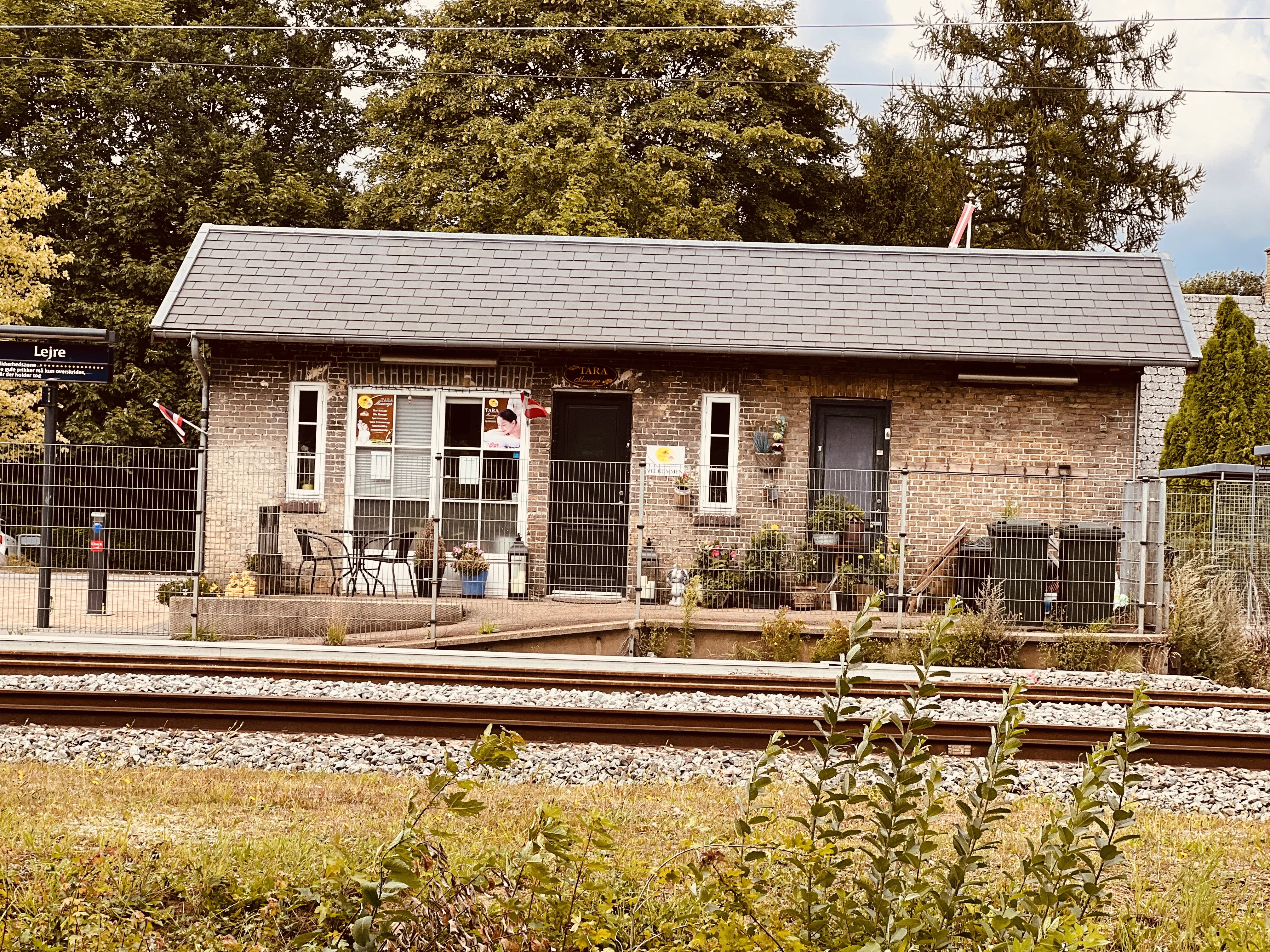 Billede af Lejre Stations lille varehus.