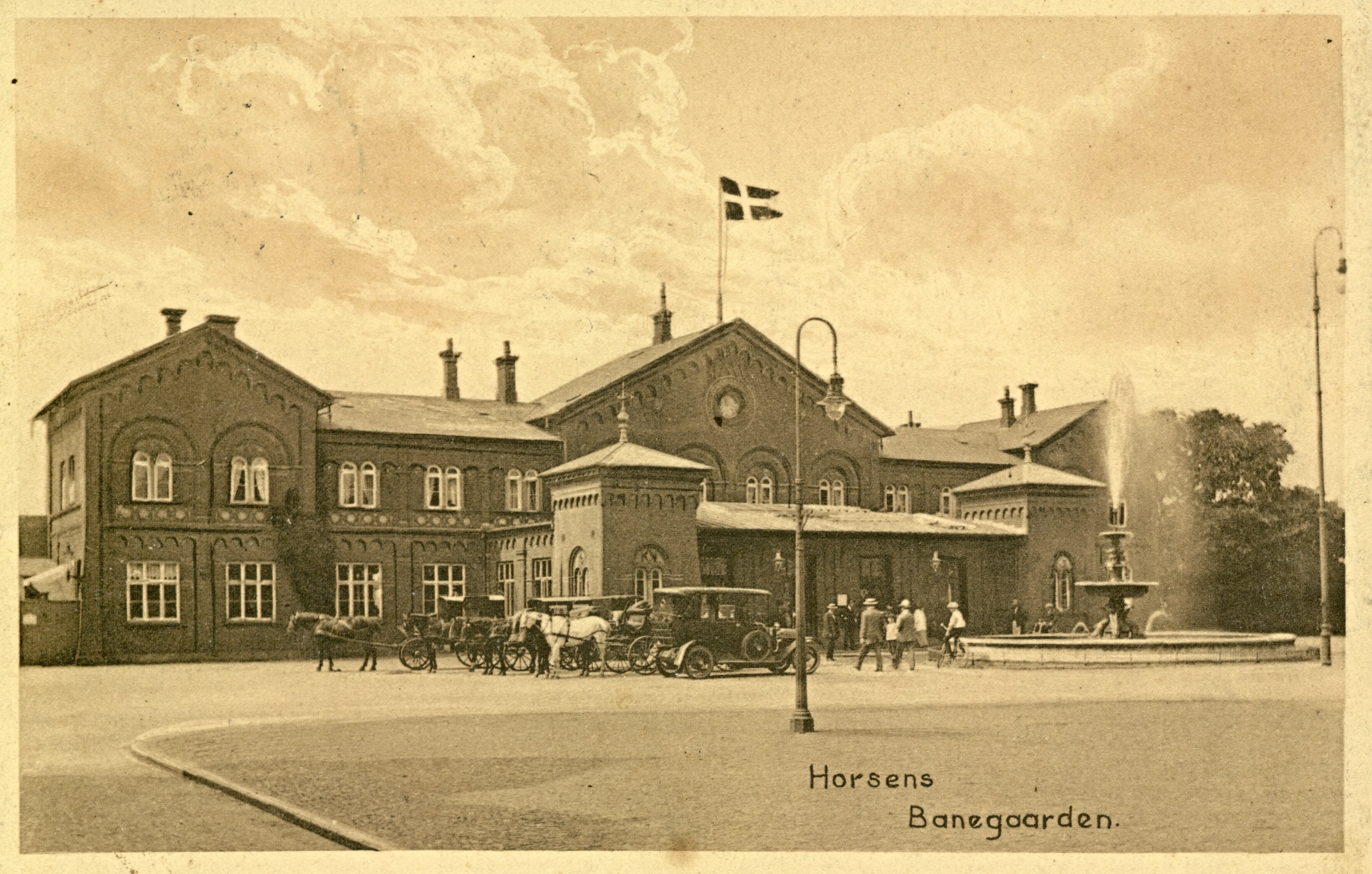 Postkort med Horsens Banegård.