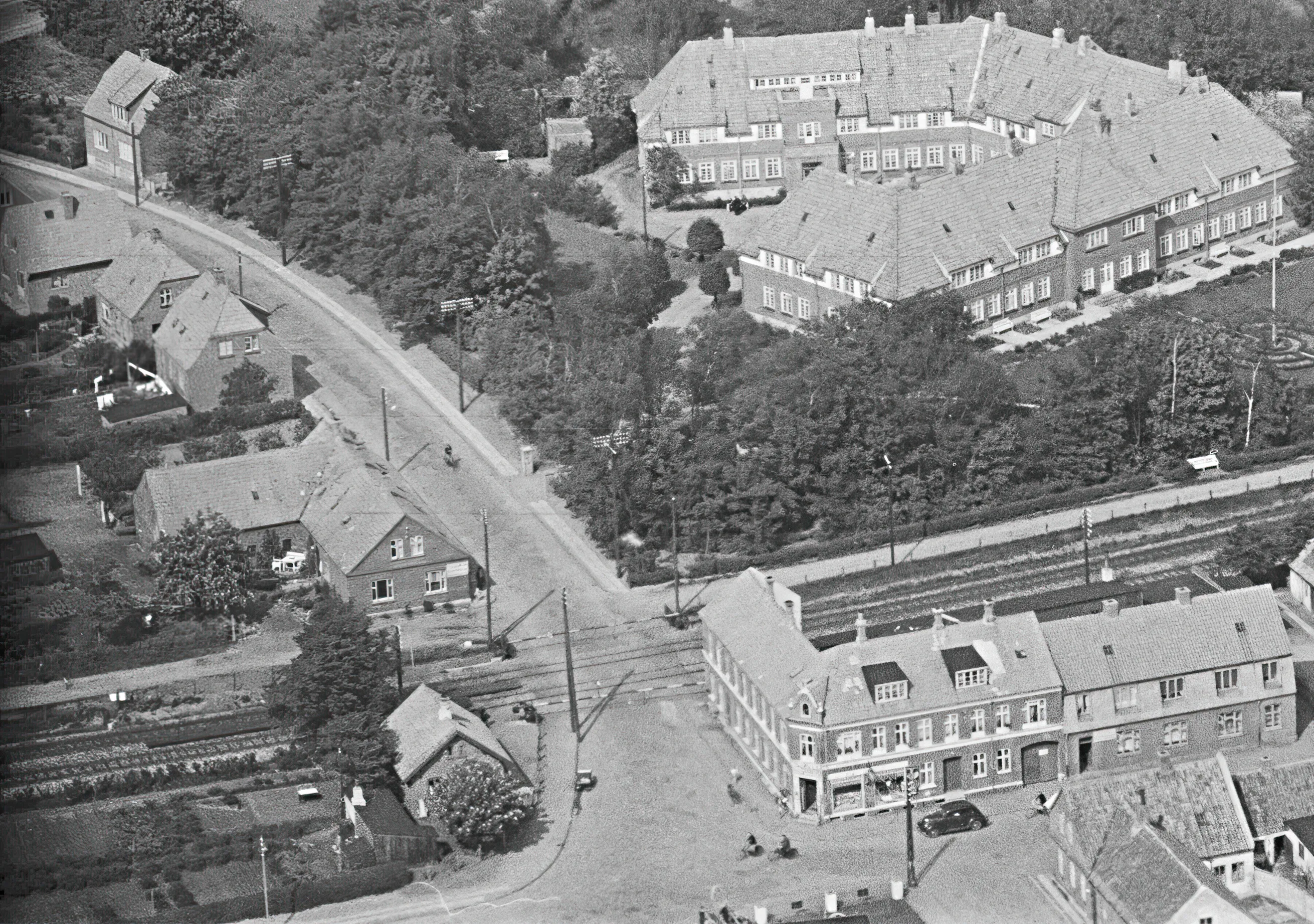 Billede af Holstebro Markedsplads Trinbræt - trinbrættet er placeret til venstre i billedet lige bag vogterhus 105.