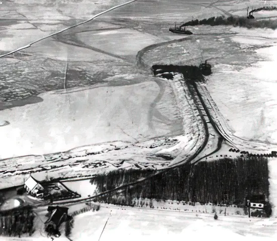 Knudshoved-molen fra luften isvinteren 1929
