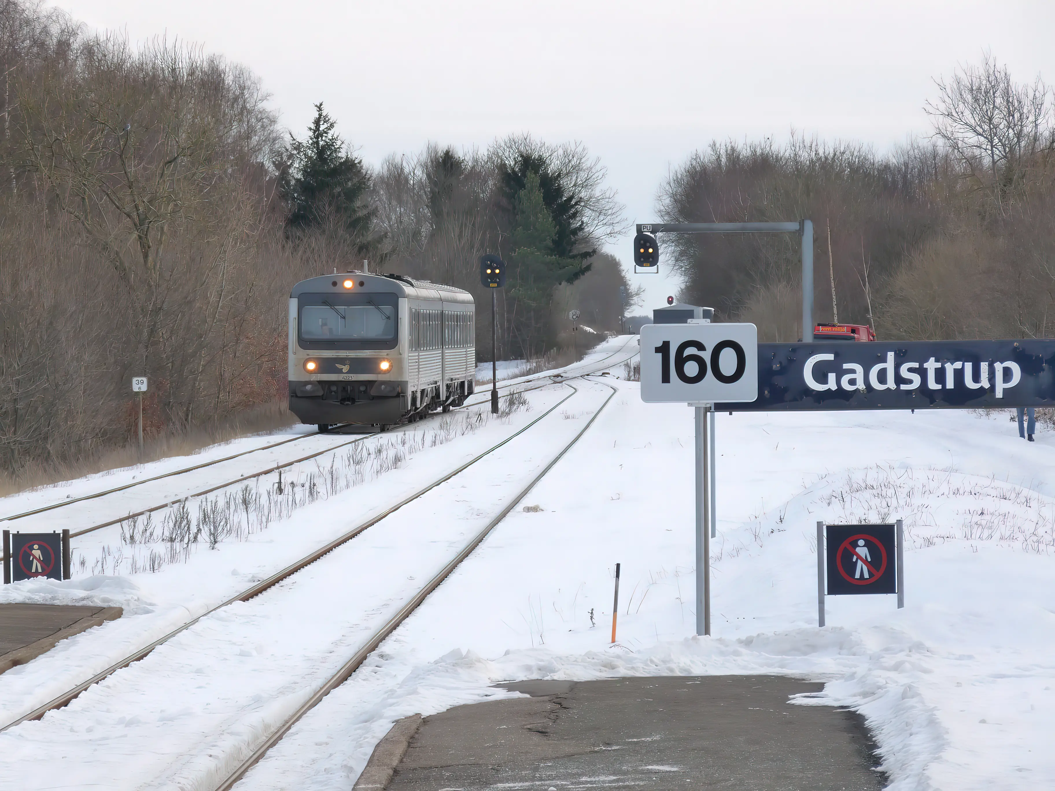 Billede af Gadstrup Stations ind og udkørsel.