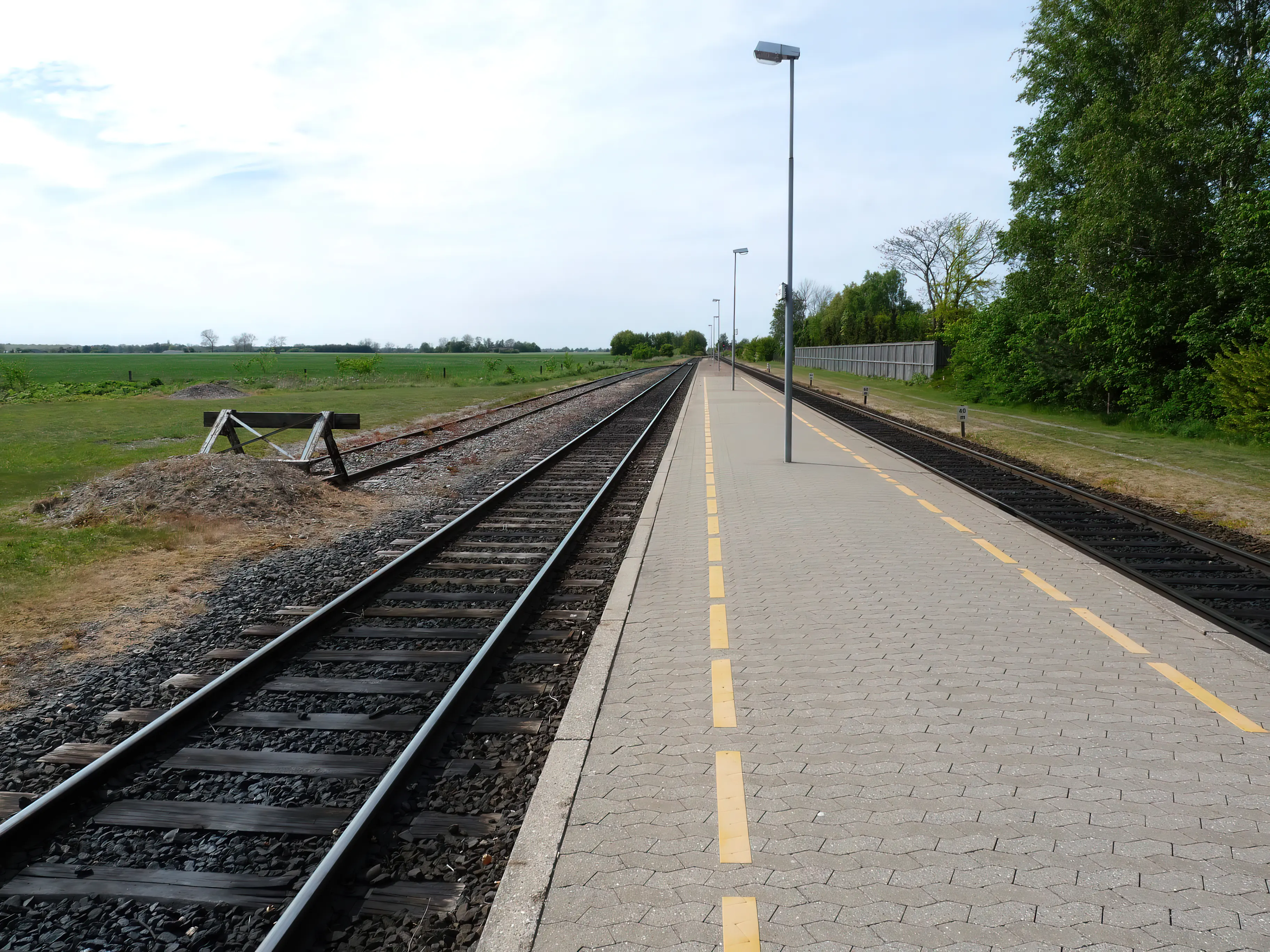 Billede af Grænge Stations sporareal.