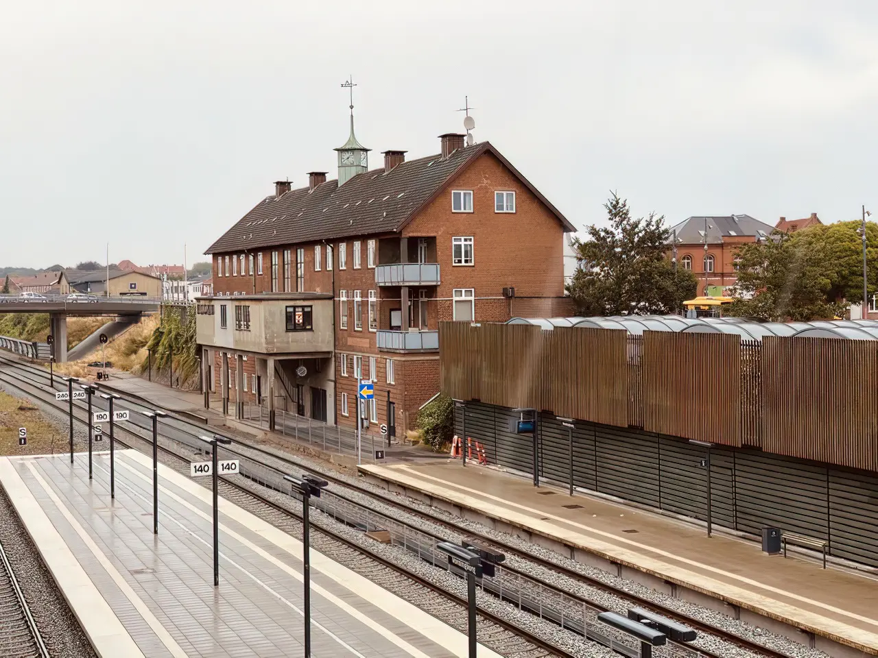 Billede af Vordingborg Station set fra sporsiden.
