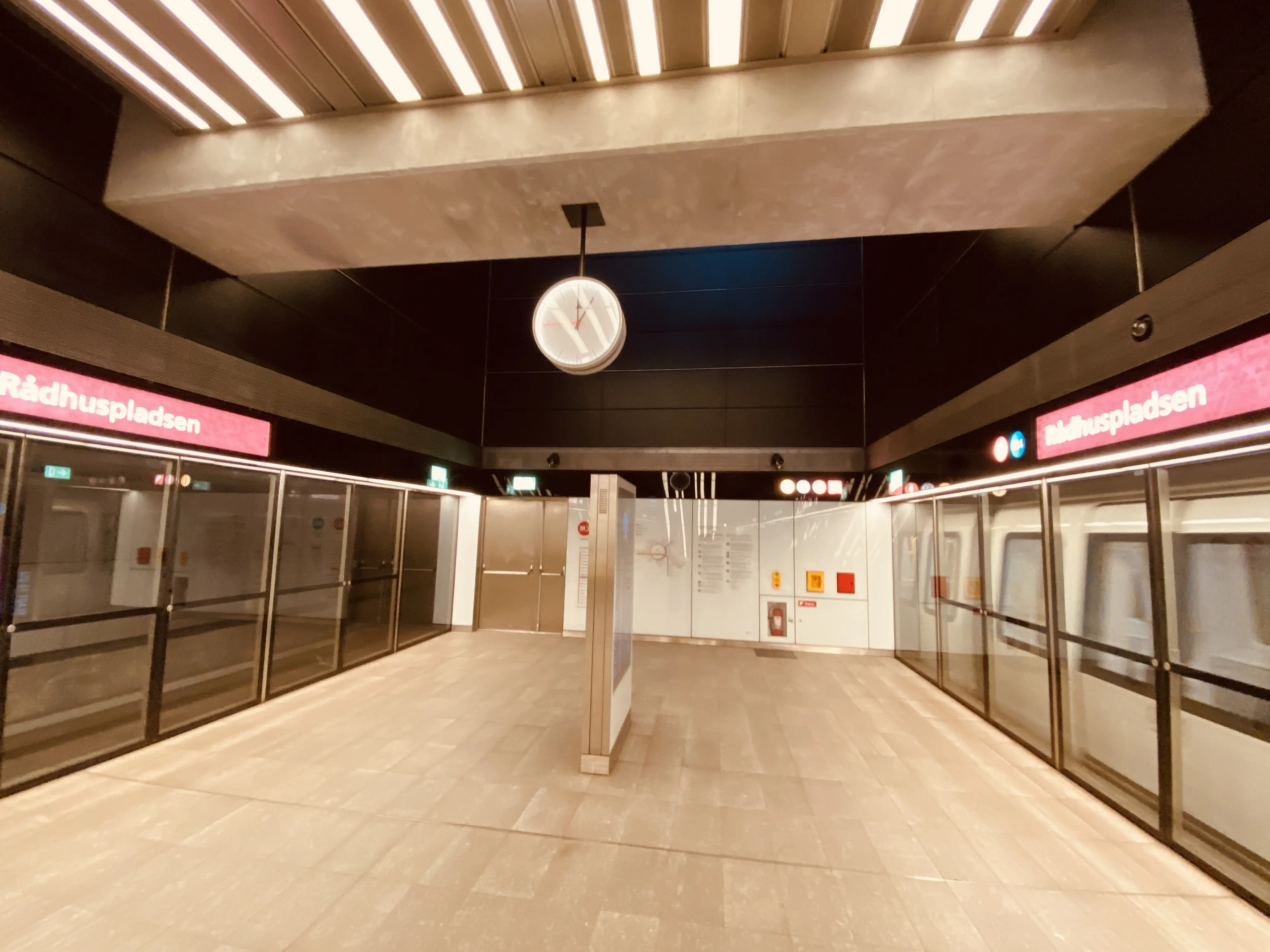 Billede af Rådhuspladsen Metrostation.