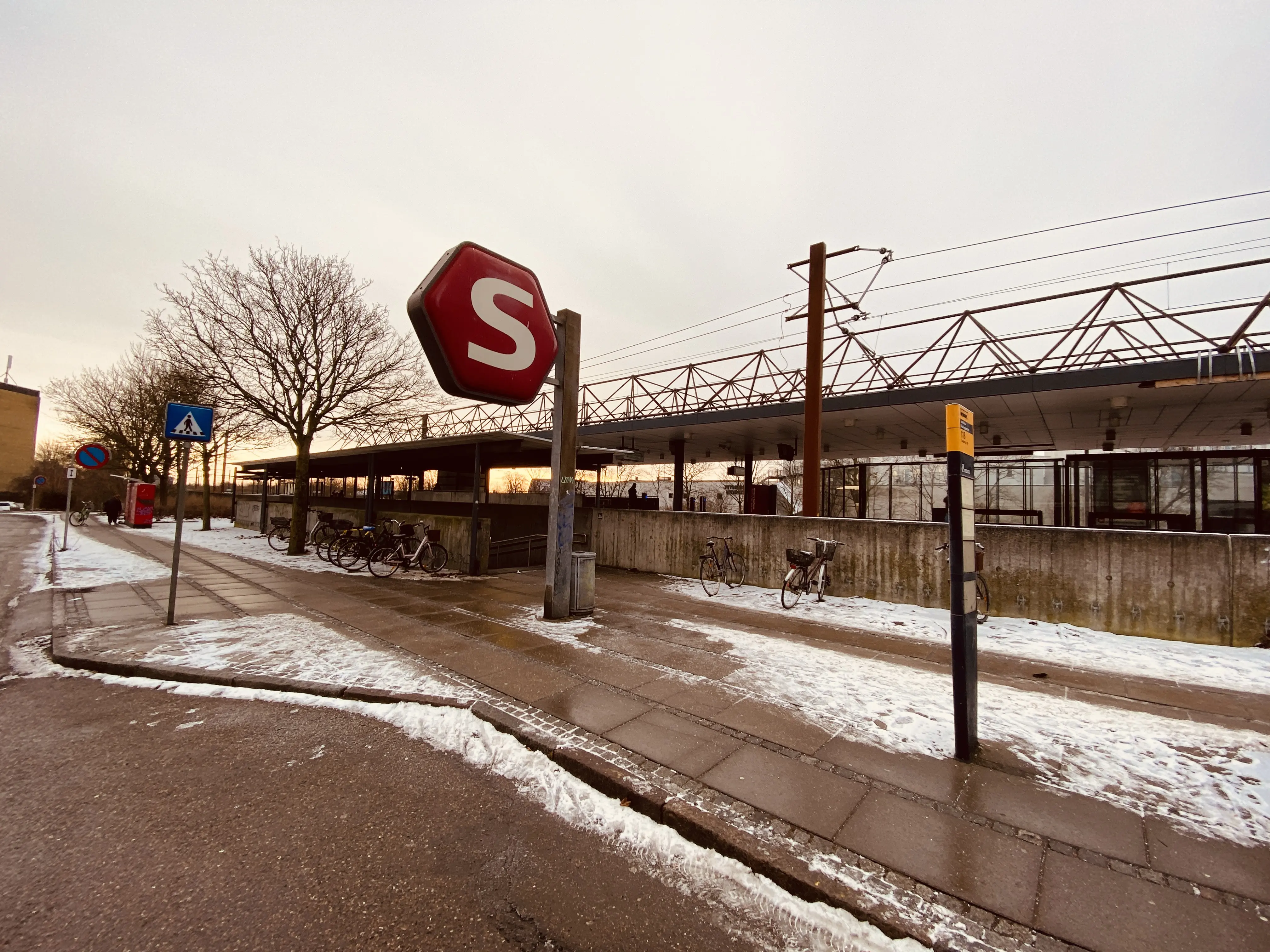 Billede af Taastrup S-togstrinbræt.