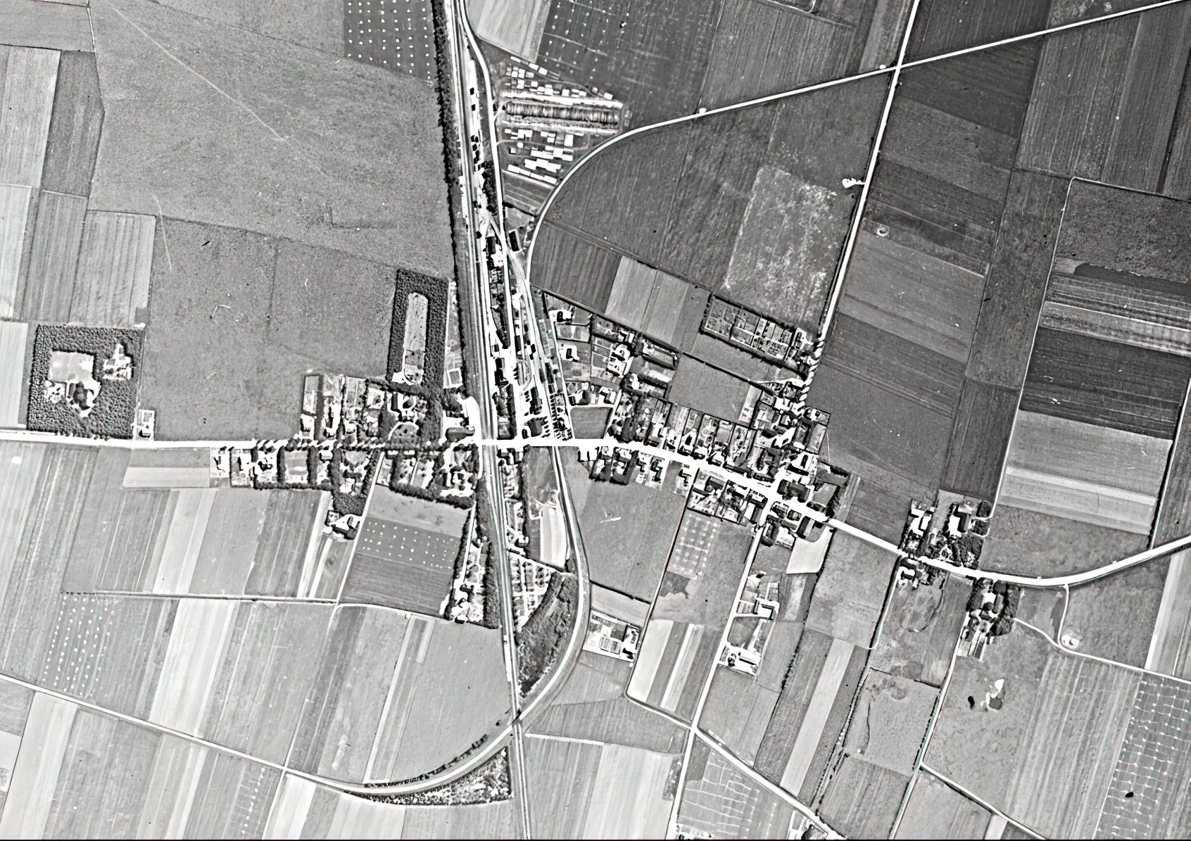 Billede af Over Jerstal Amtsbanegård set fra luften.