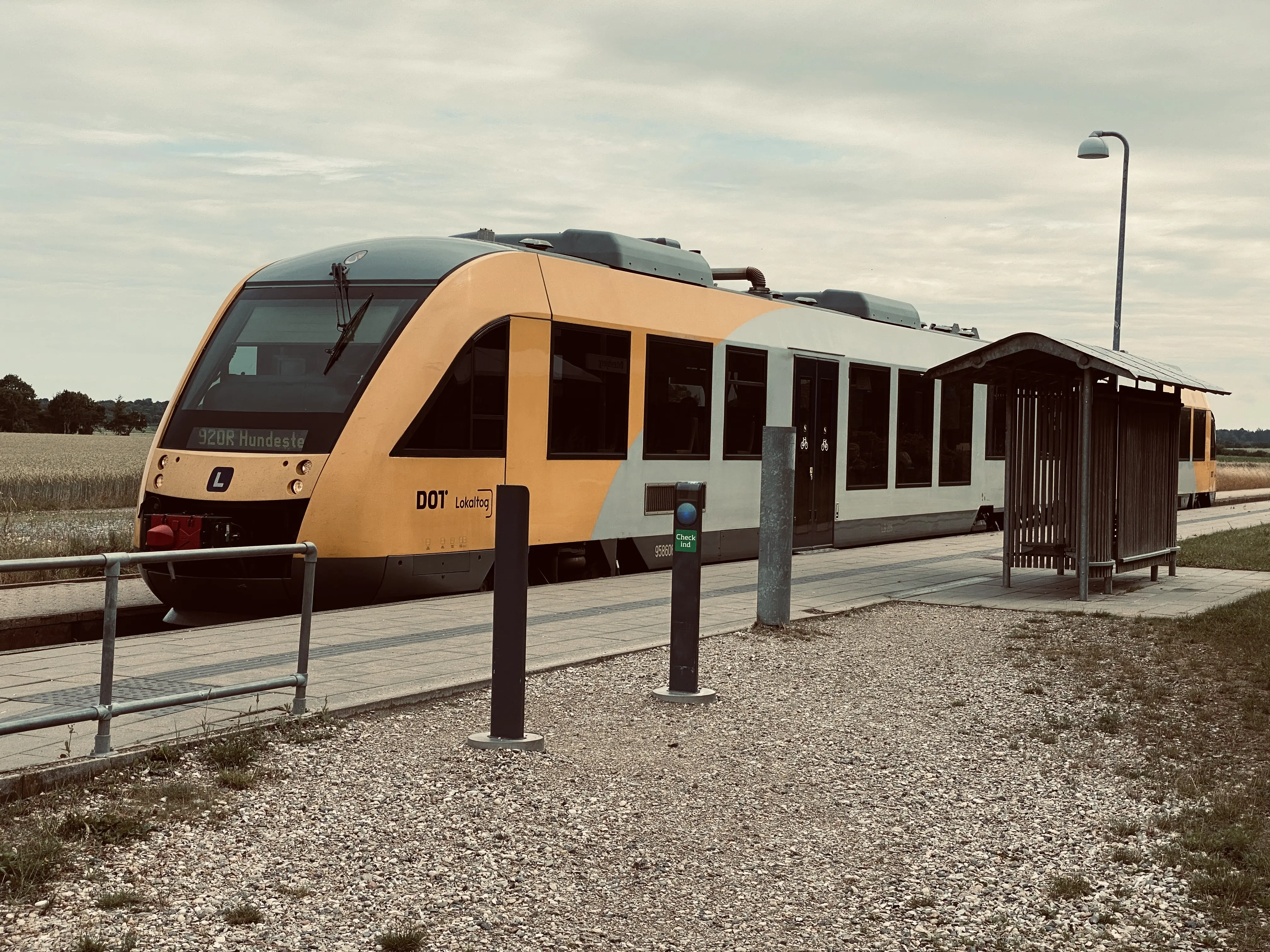 Billede af tog ud for Østerbjerg Trinbræt.