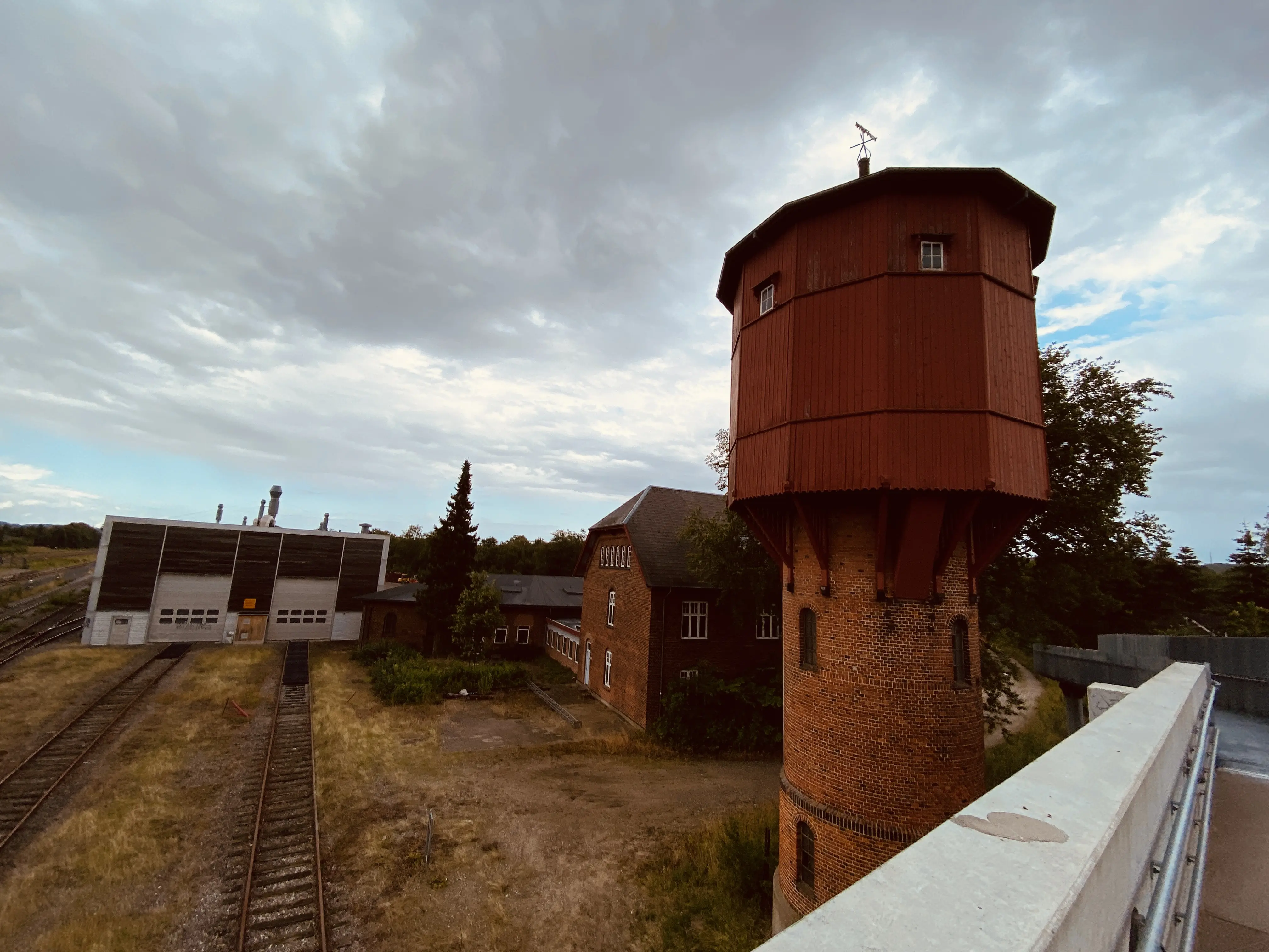 Billede af Langå Stations vandtårn.