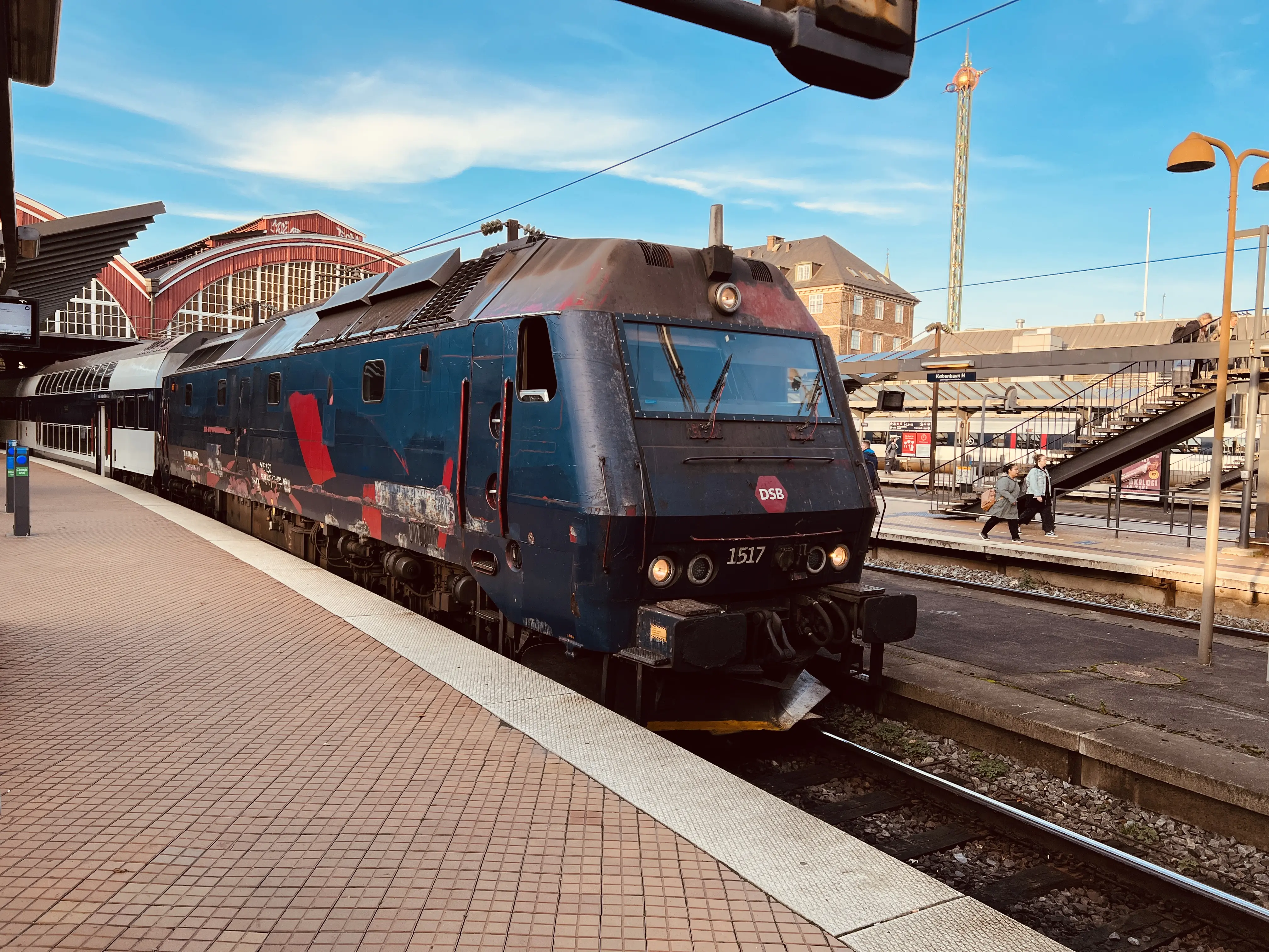 Billede af ME1517 ud for København Hovedbanegård.