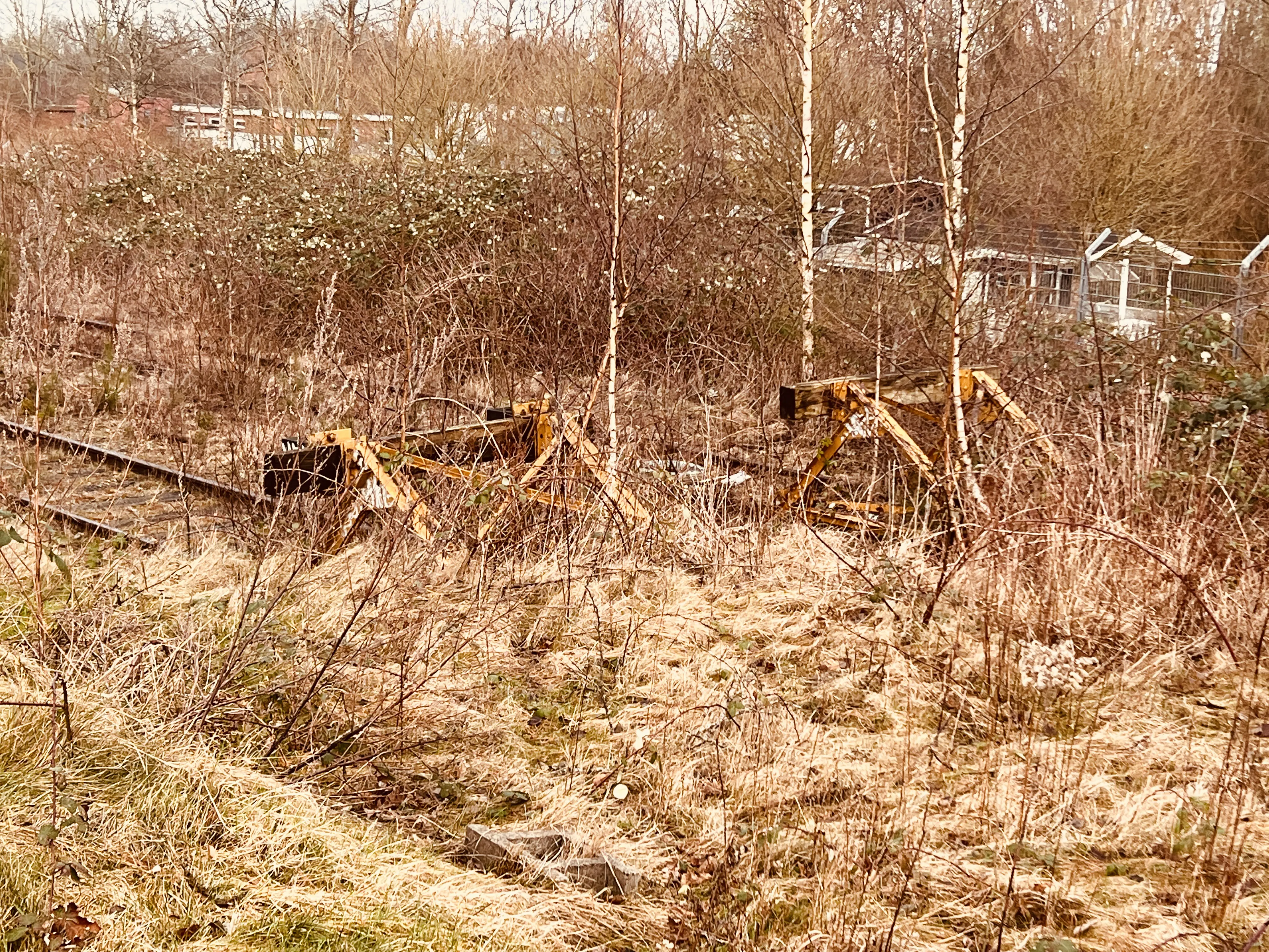 Billede af resterne af det oprindelige sporindførsel til Randers Station.