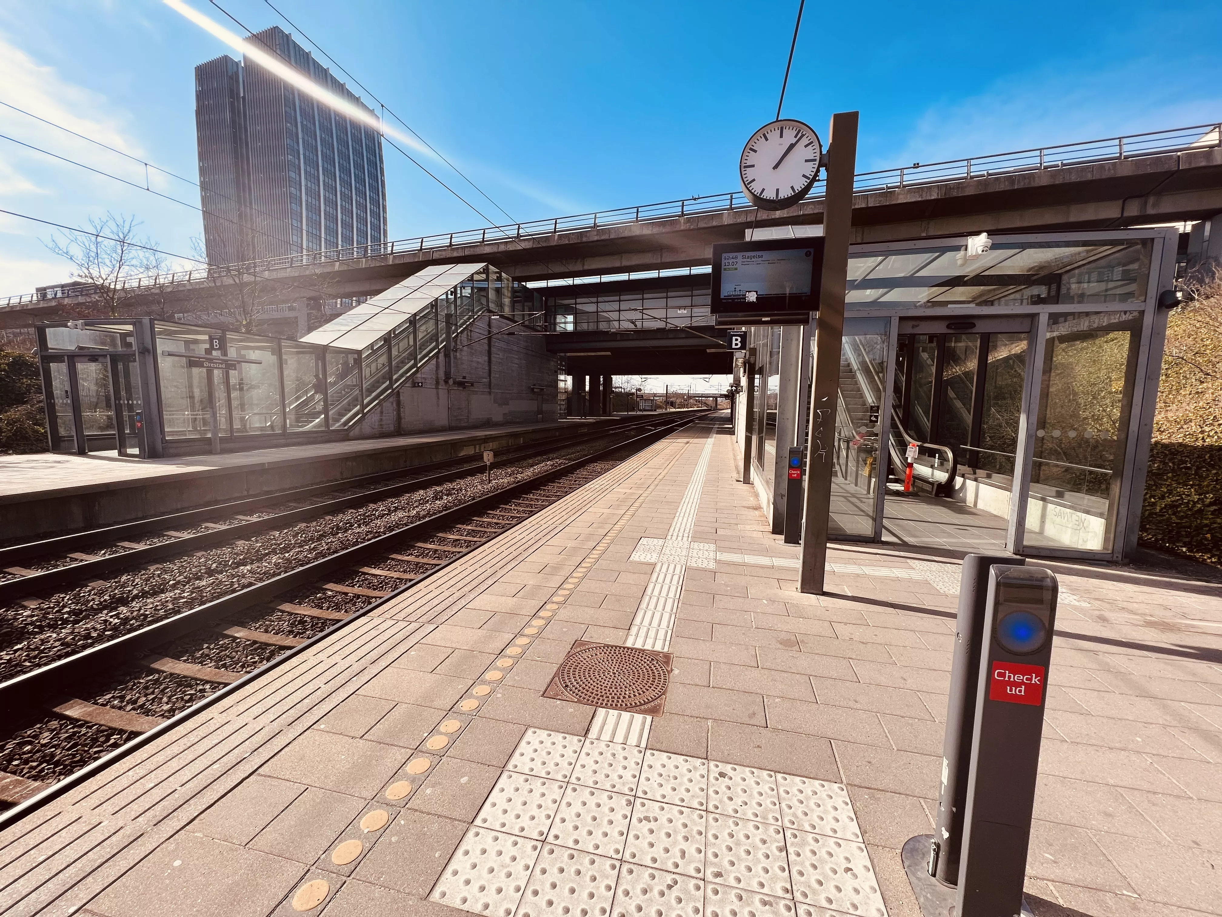 Billede af Ørestad Station.