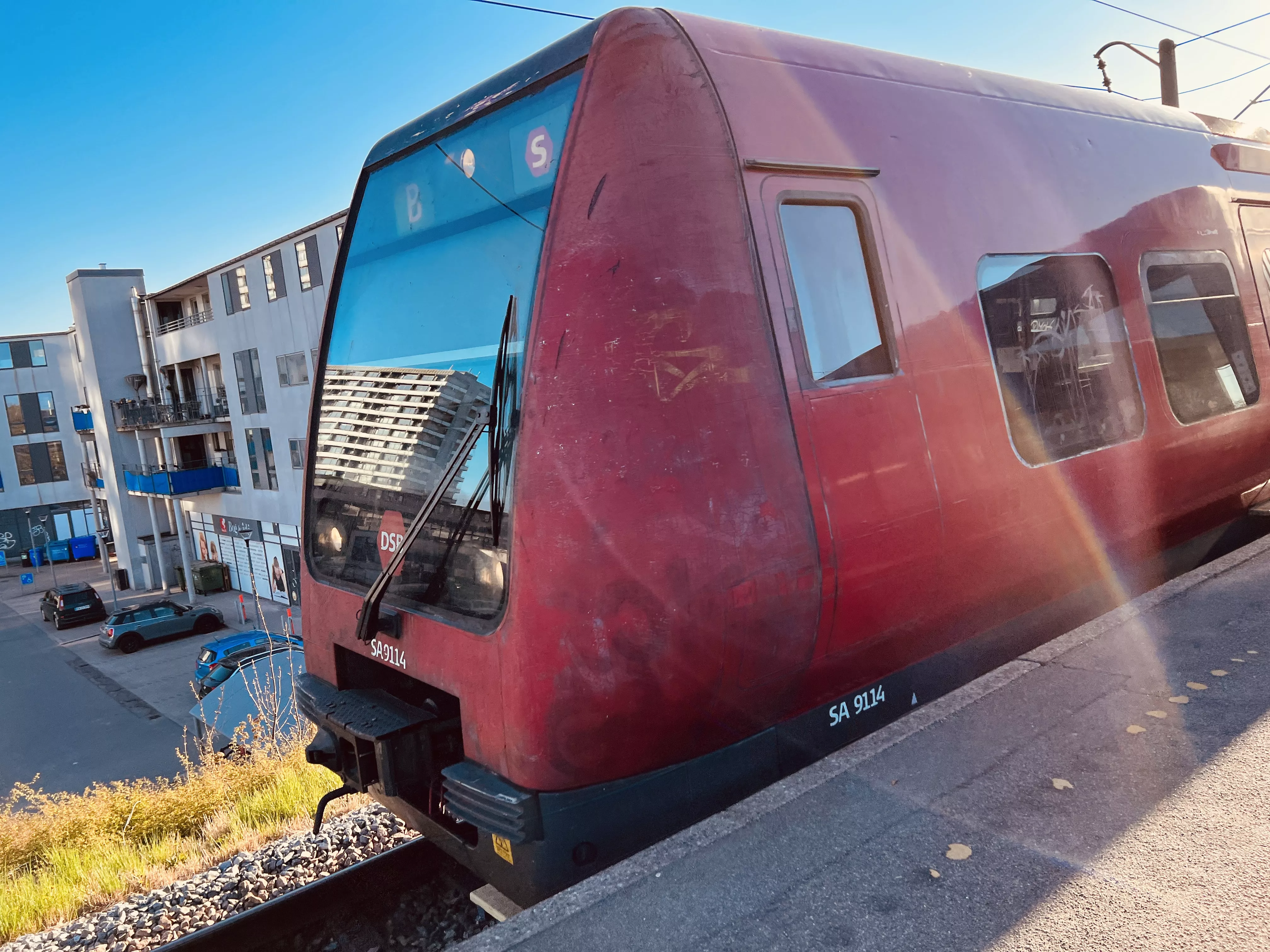 Billede af tog ud for Bagsværd S-togstrinbræt.