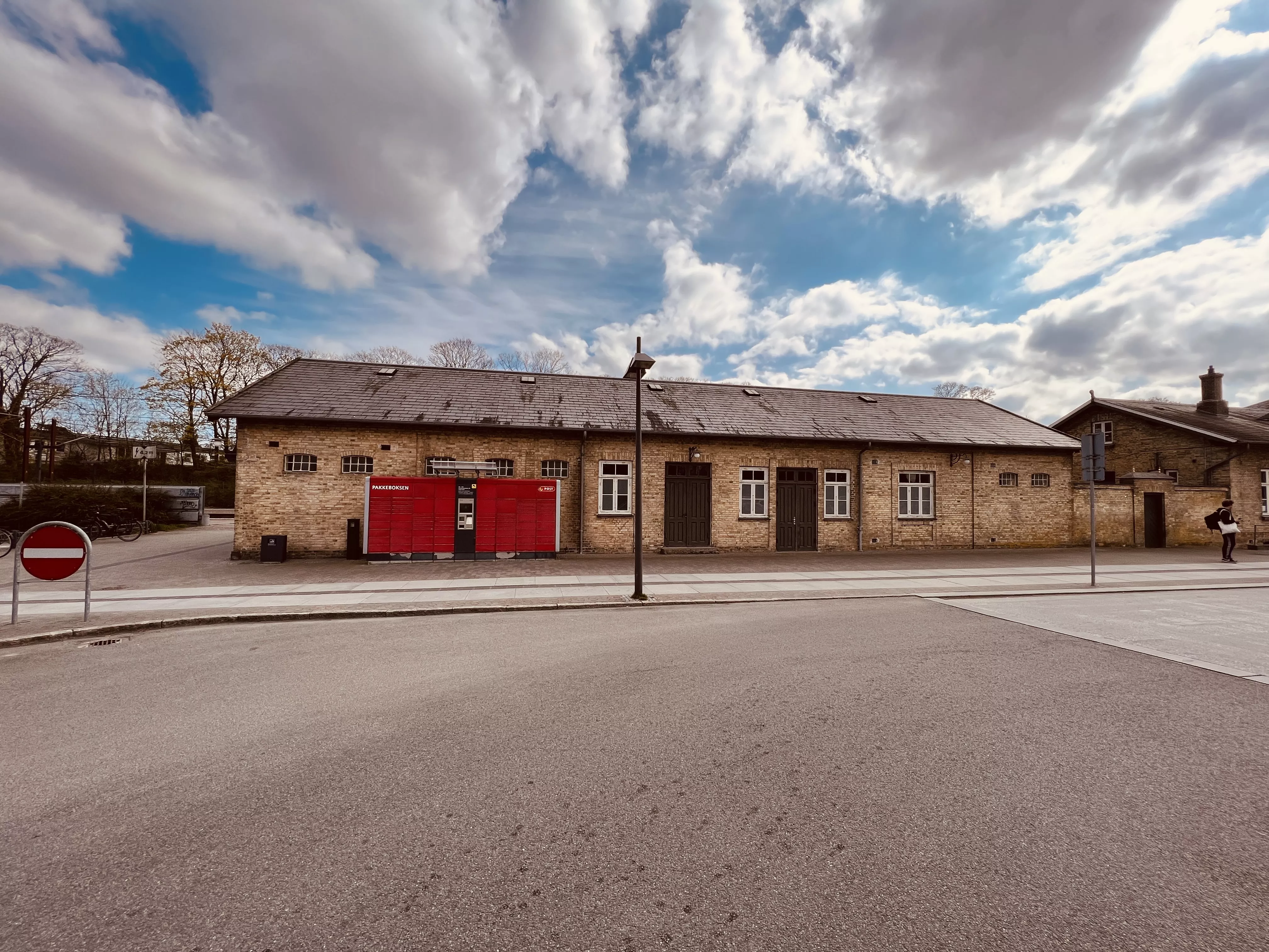 Billede af Sorø Stations varehus.