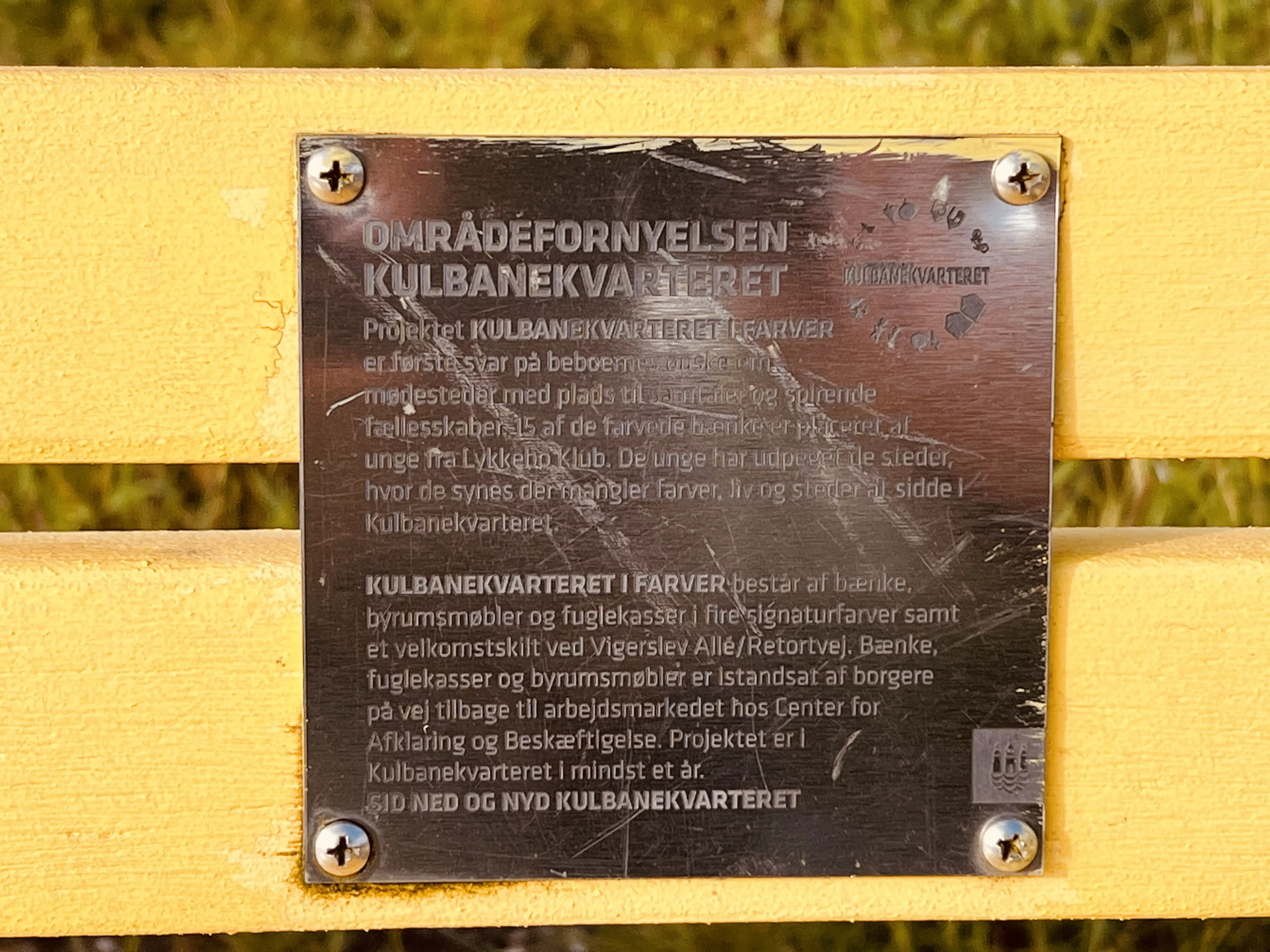 Billede af mindeplade for Kulbanen, som gik hen til Valby Gasværk Station.