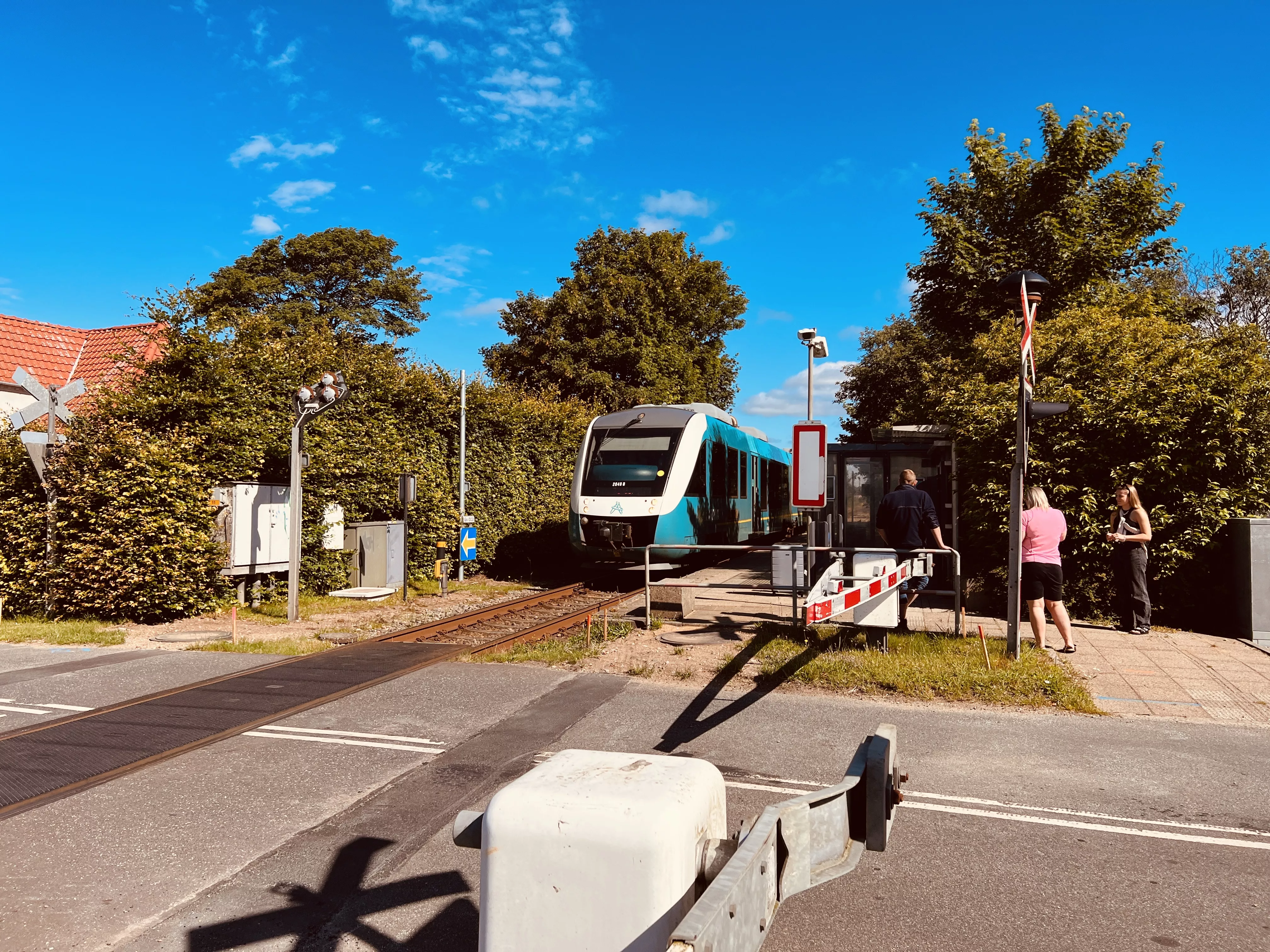 Billede af tog ud for Sejstrup Trinbræt.