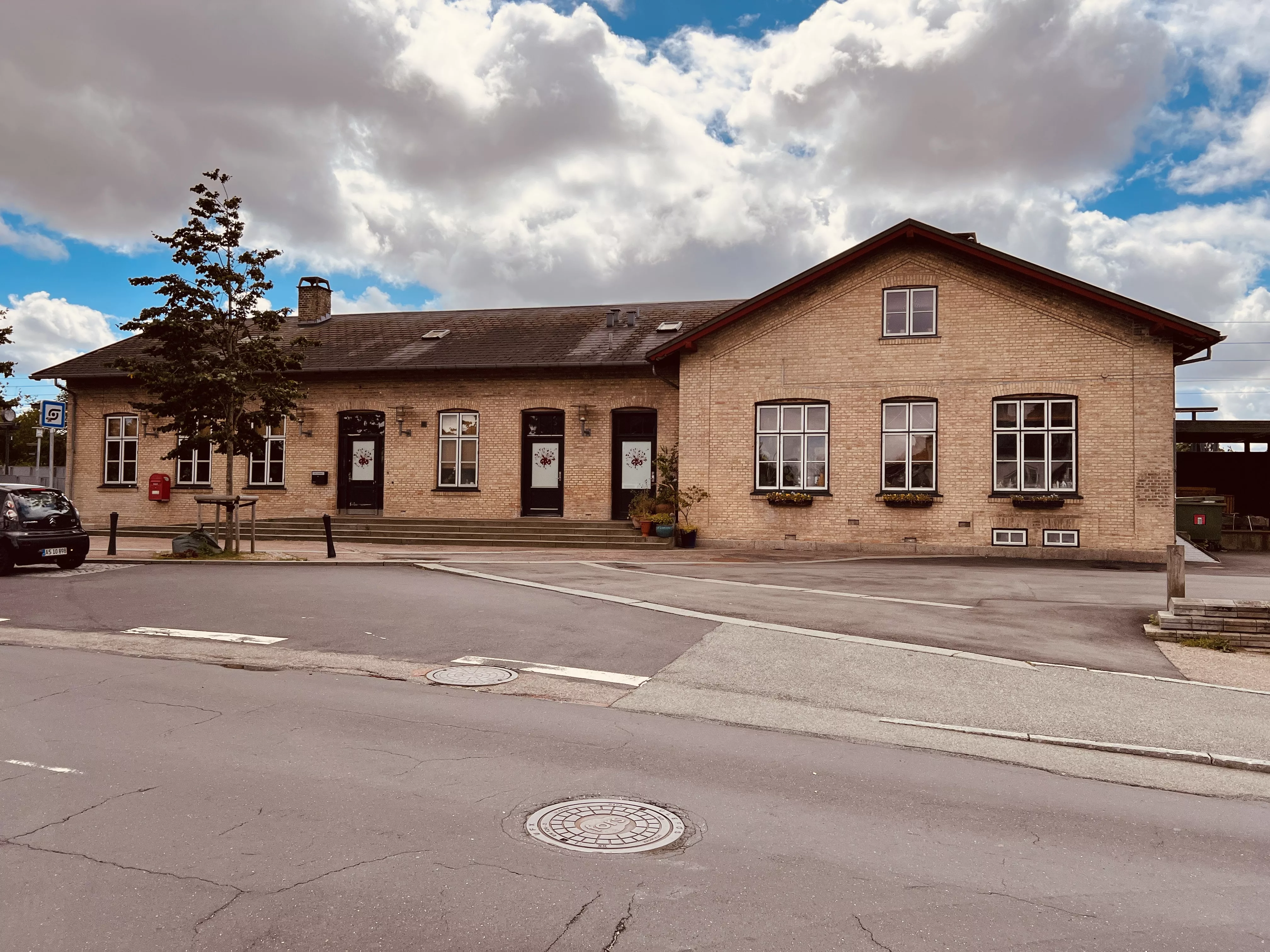 Billede af Hvalsø Station.