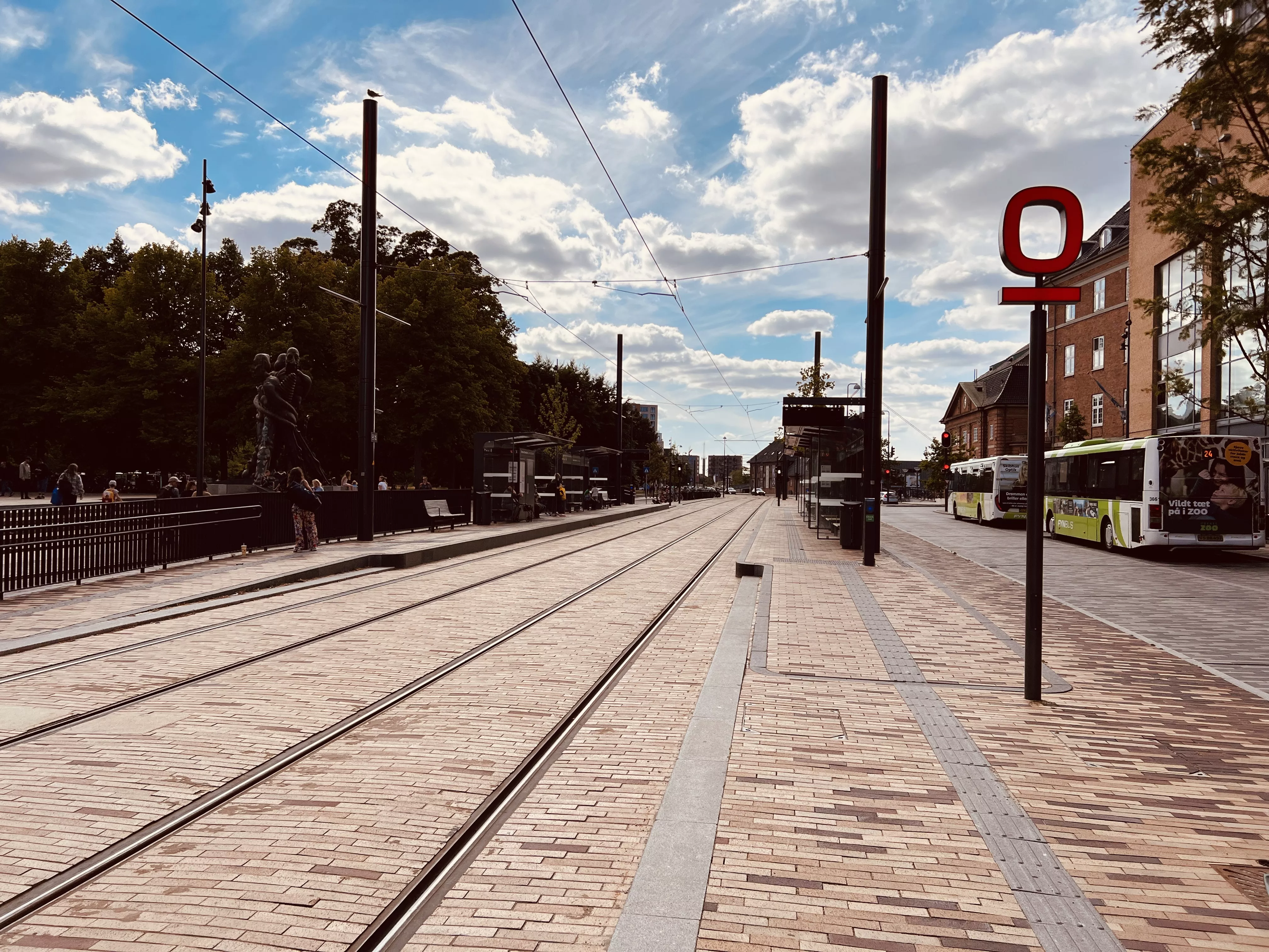 Billede af Odense Banegård Letbanestation.