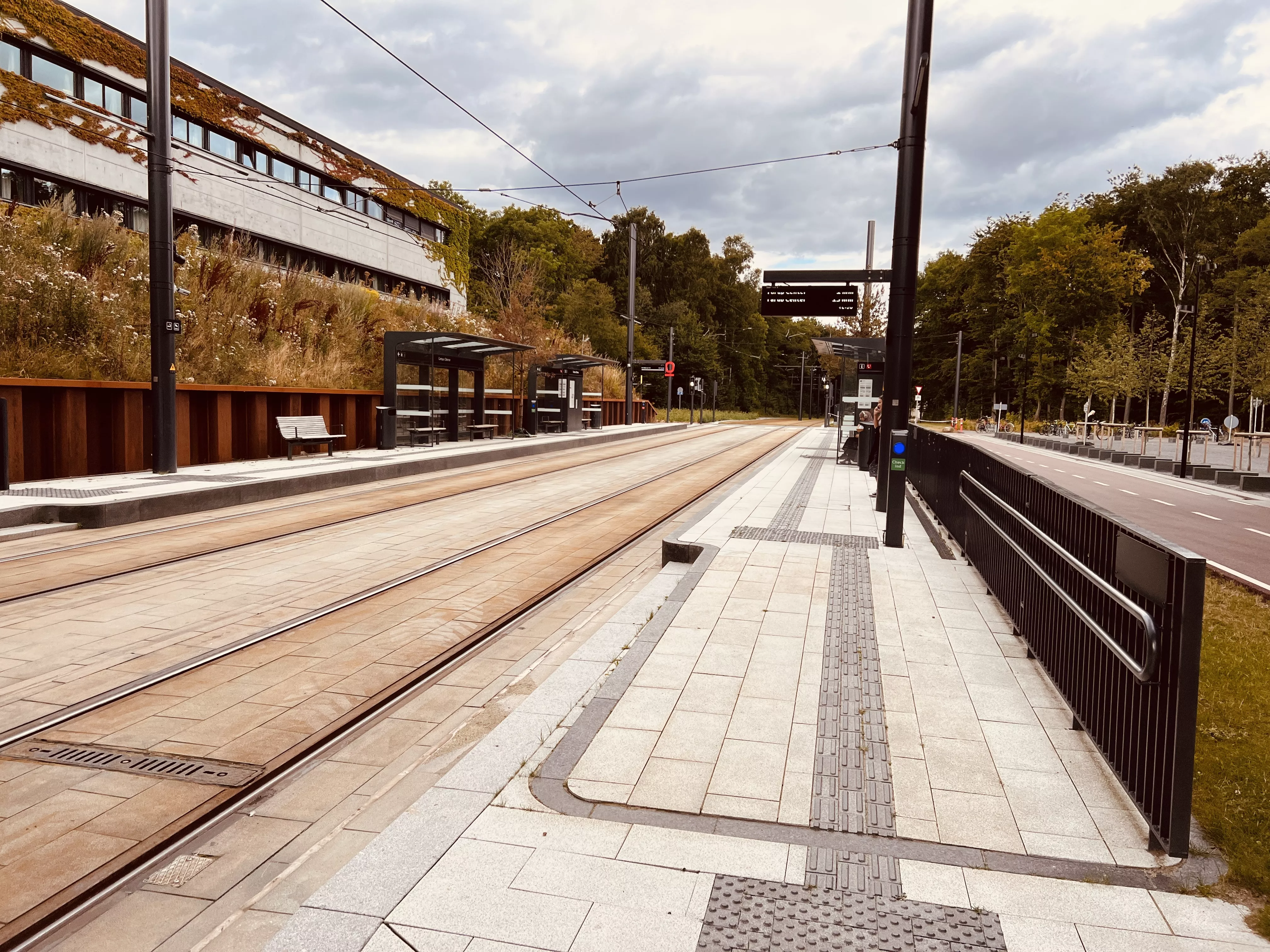 Billede af Campus Odense Letbanestation.