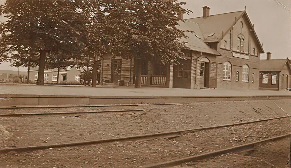 Billede af Galten Station set fra sporsiden.