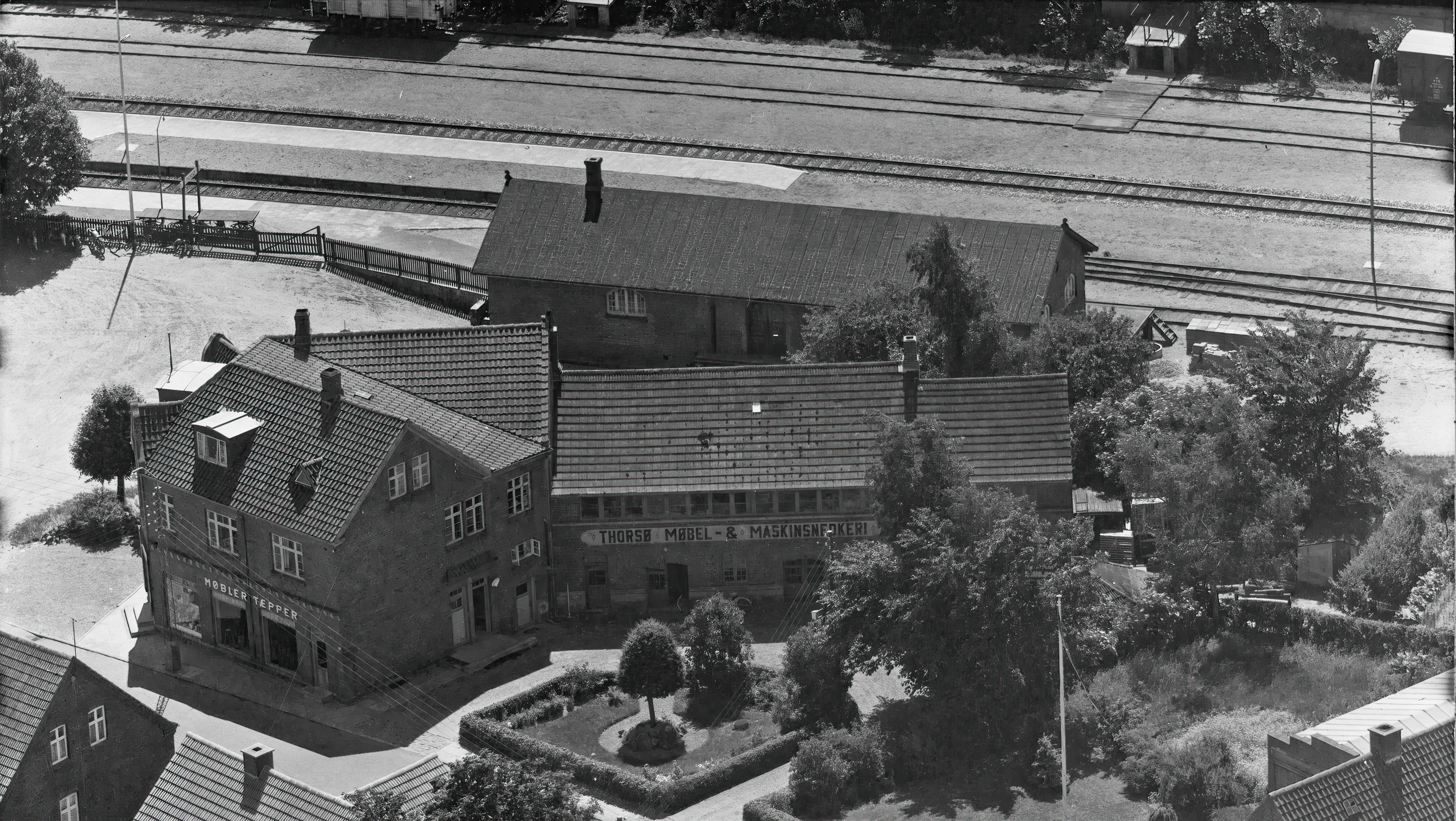 Billede af Thorsø Stations varehus.