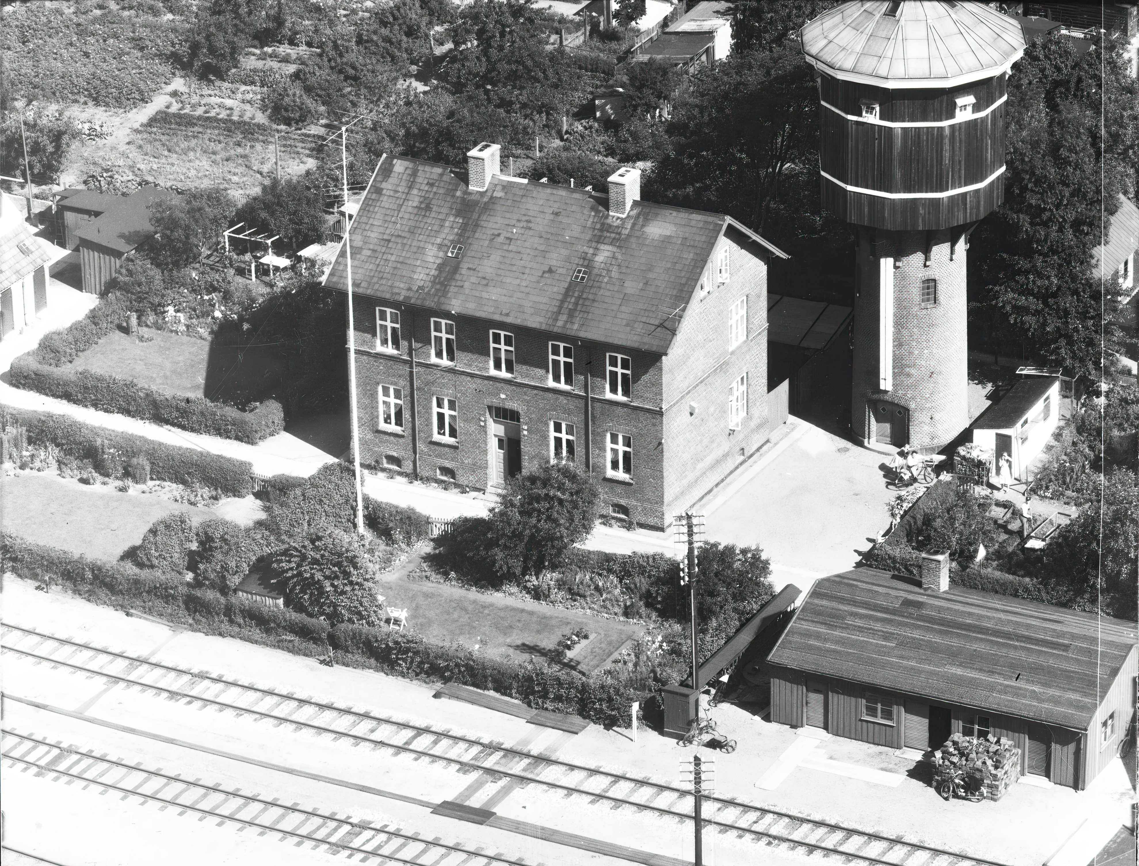 Billede af Ryomgård Stations vandtårn.