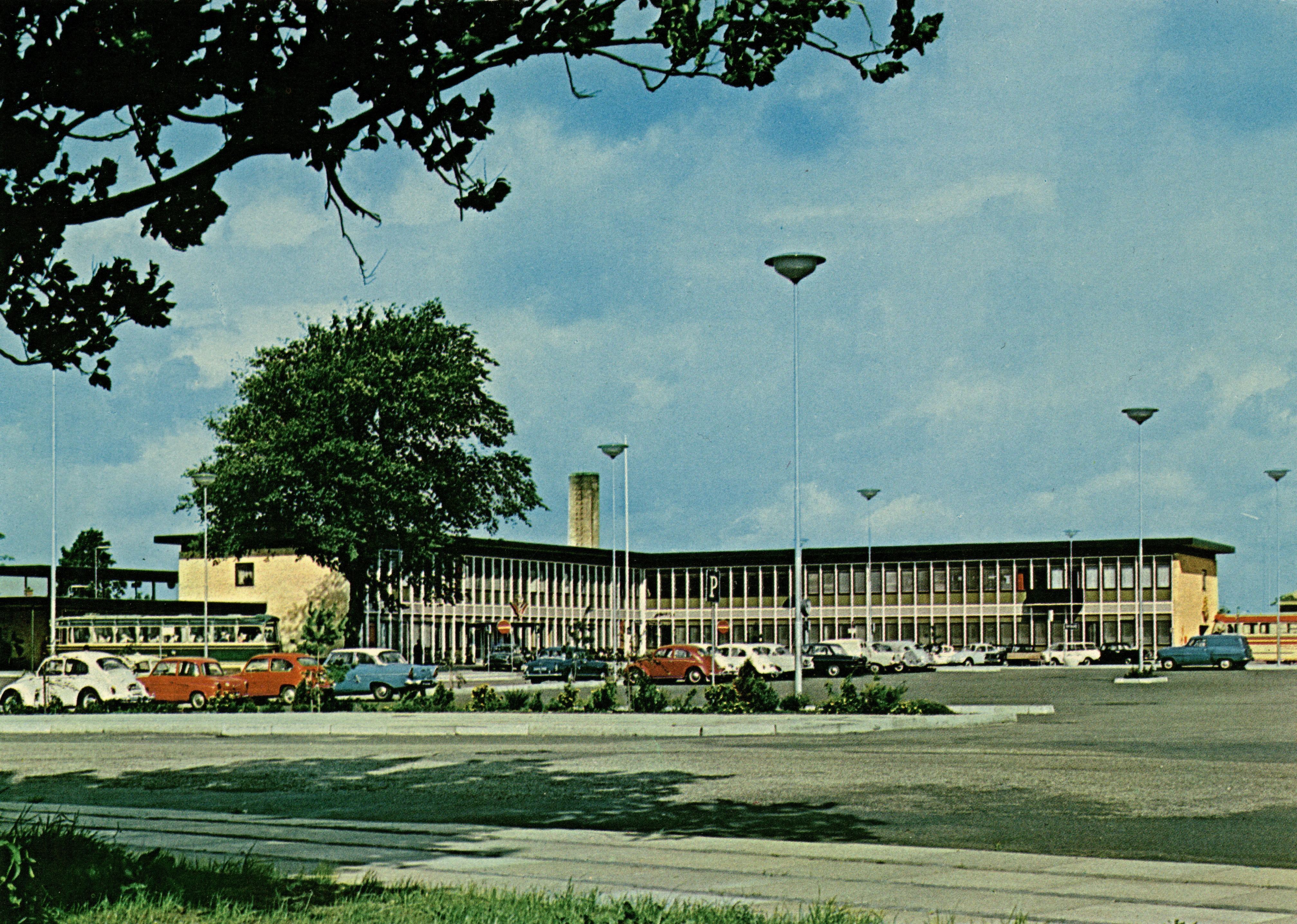 Postkort af Brønderslev Station.