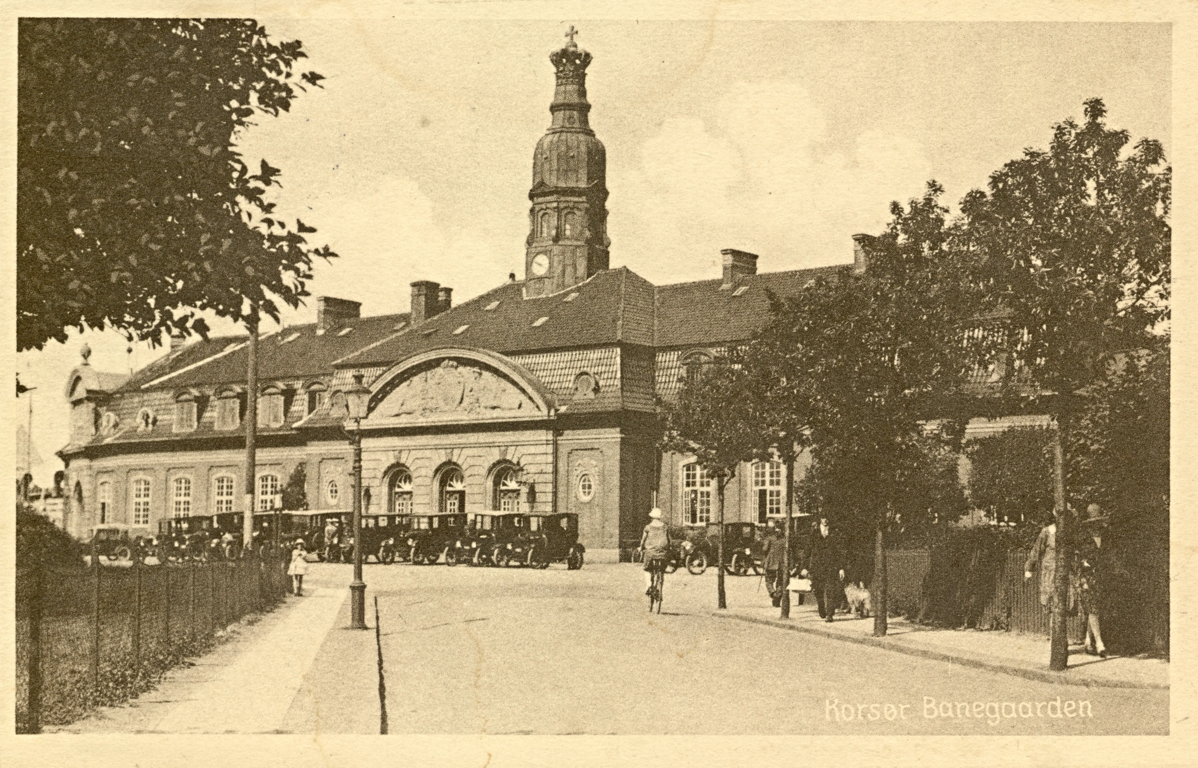 Postkort med Korsør Station.