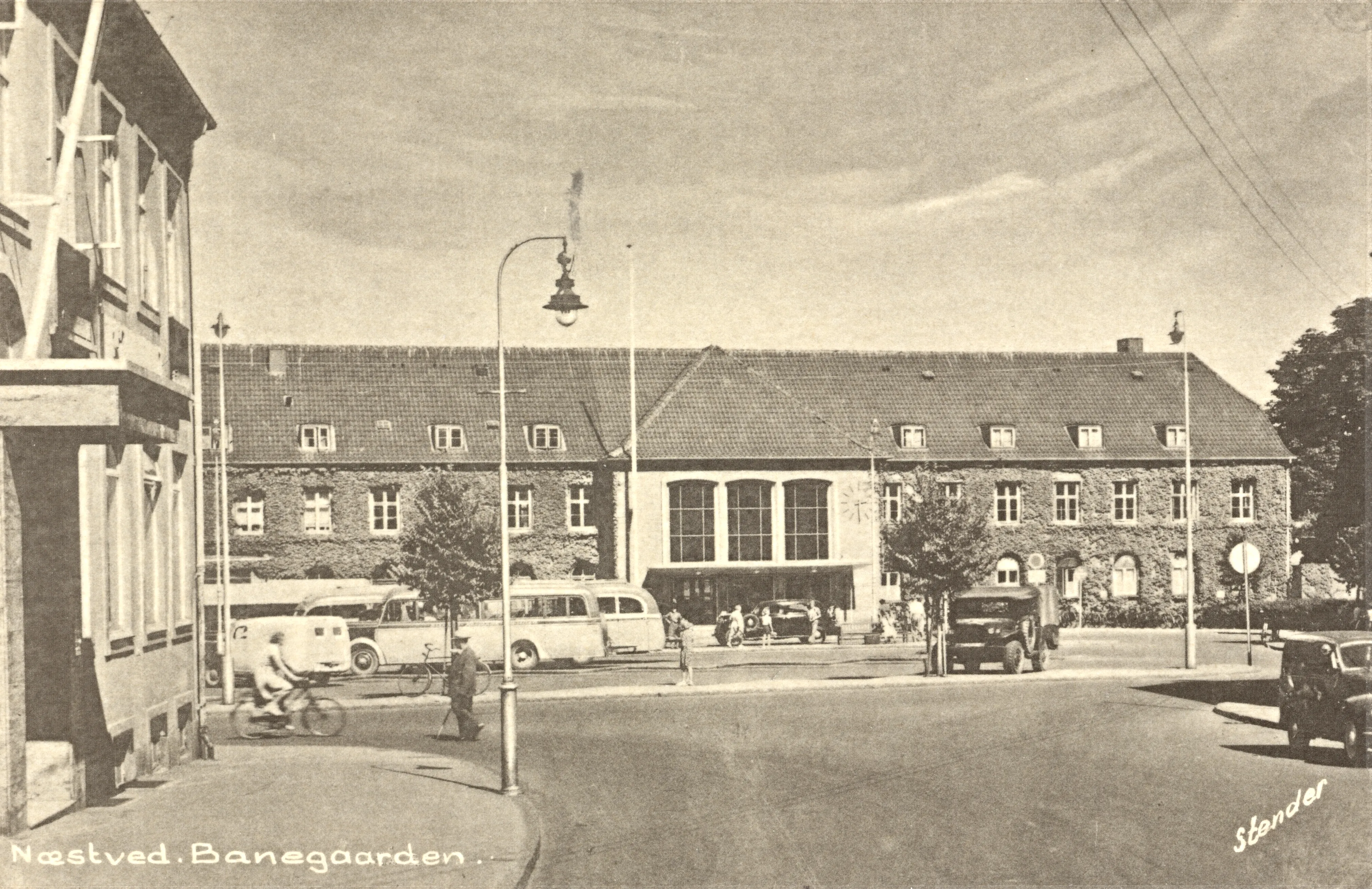 Postkort med Næstved Station.