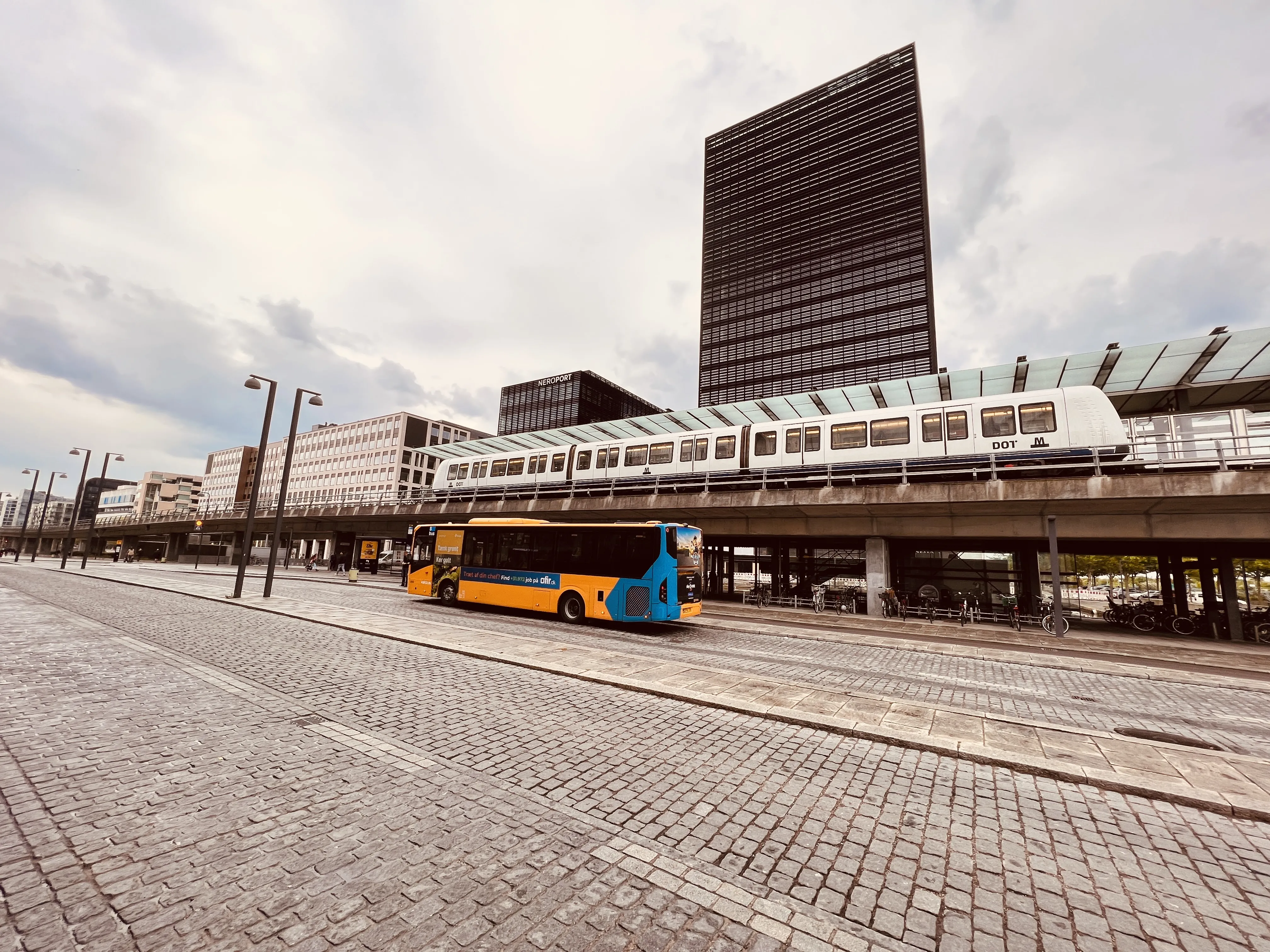 Billede af Ørestad Metrostation.