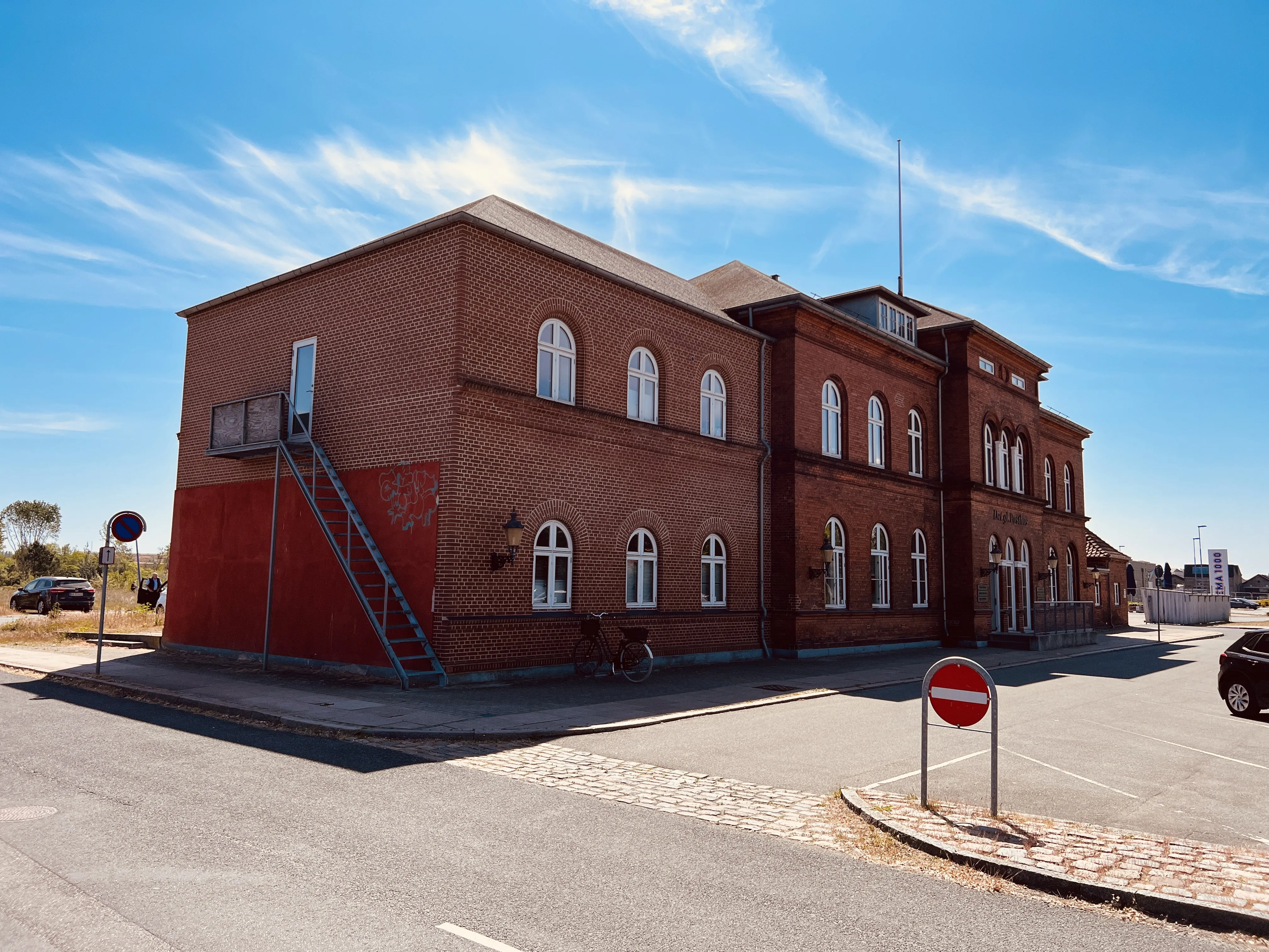 Billede af Posthuset ved Nyborg Station.