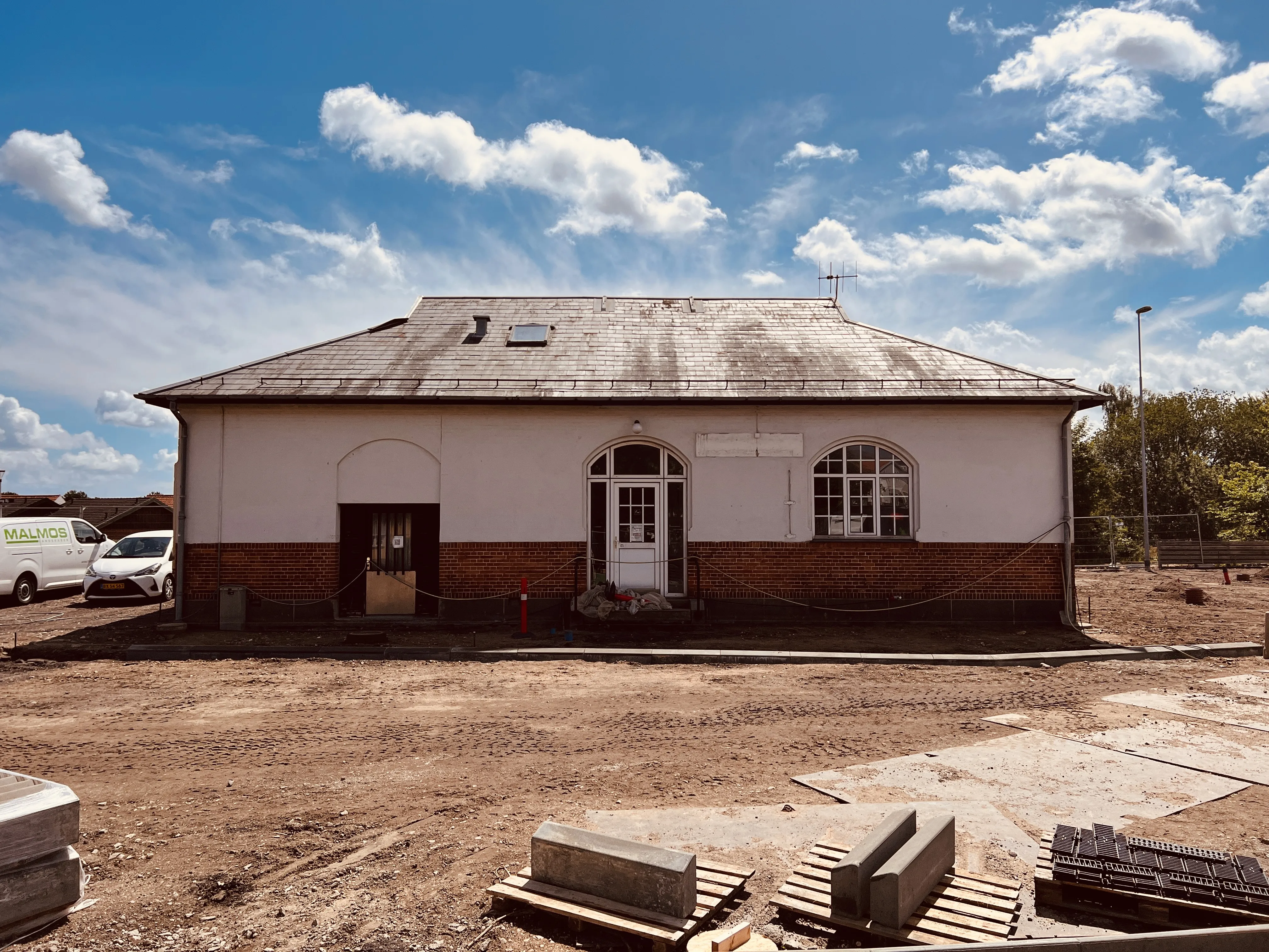 Billede af den oprindelige toldkammerbygning ved Nykøbing Sjælland Station.