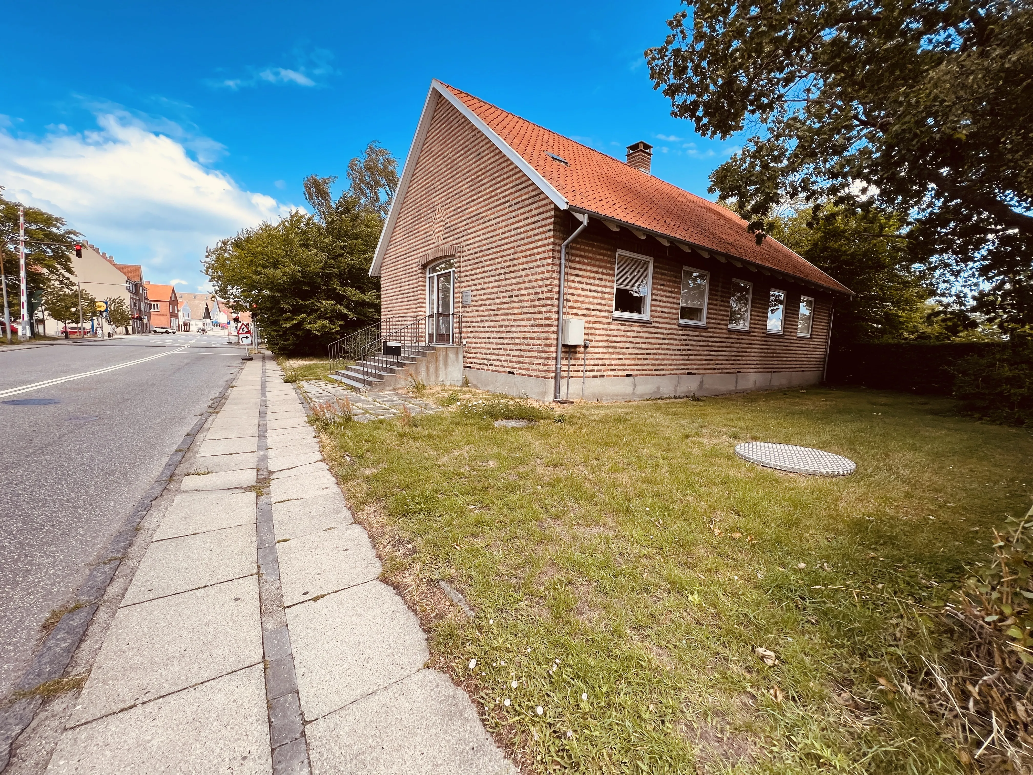 Billede af den "nye" toldkammerbygning fra 1953 ved Nykøbing Sjælland Station.