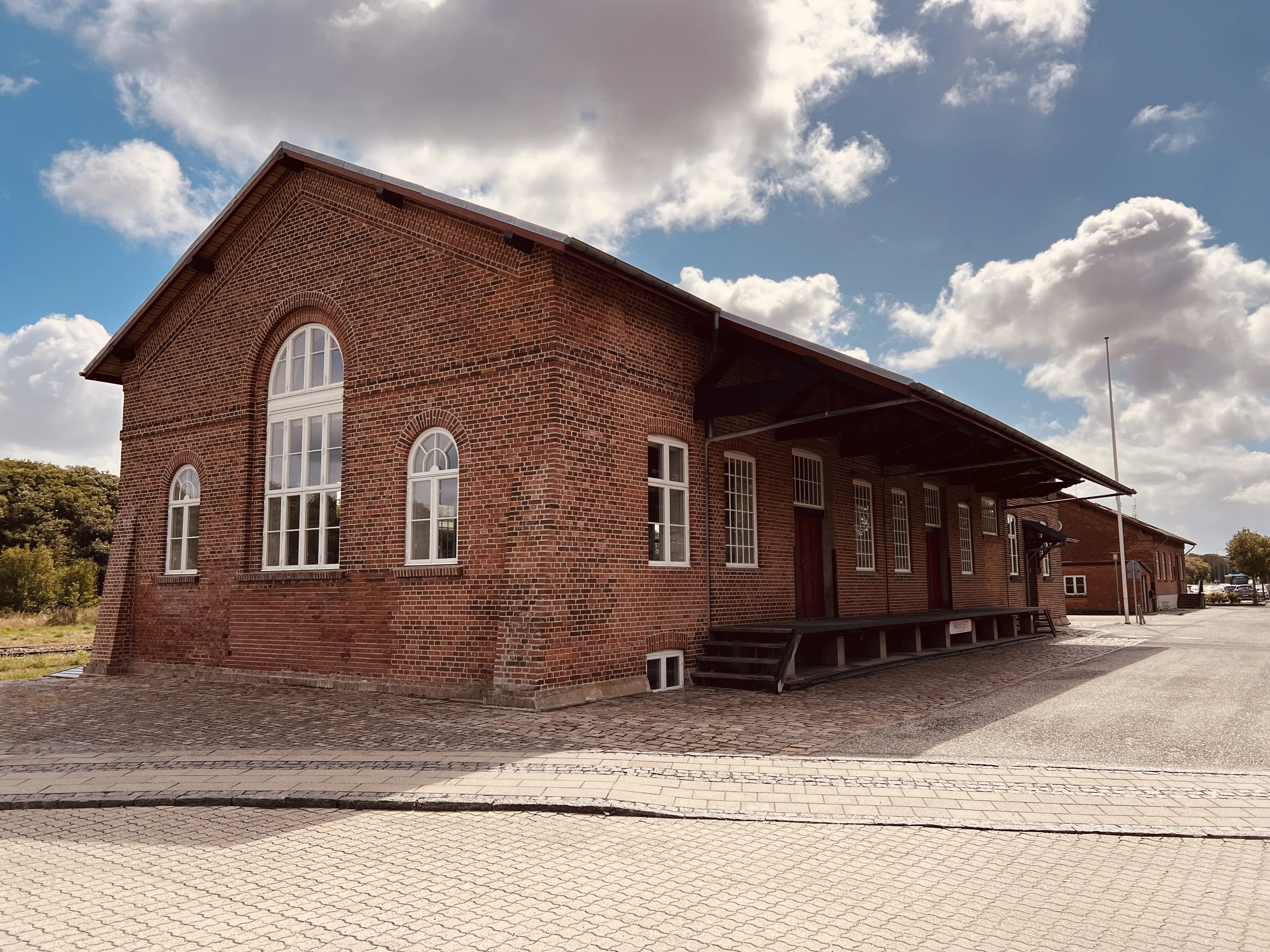 Billede af Ringkøbing Stations varehus.