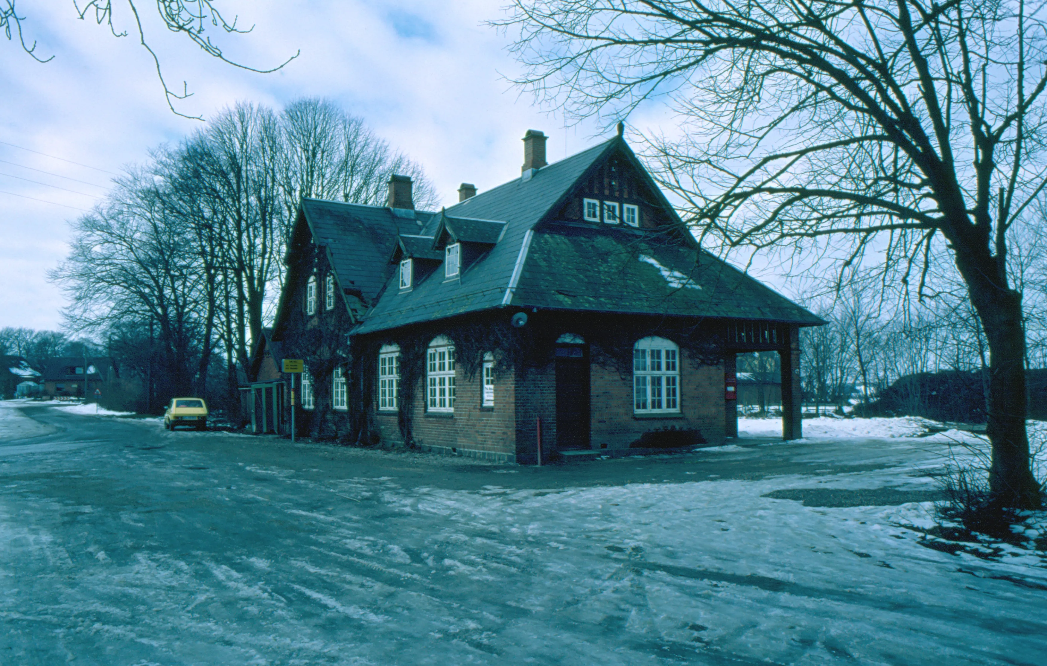 Billede af Vedde Station.