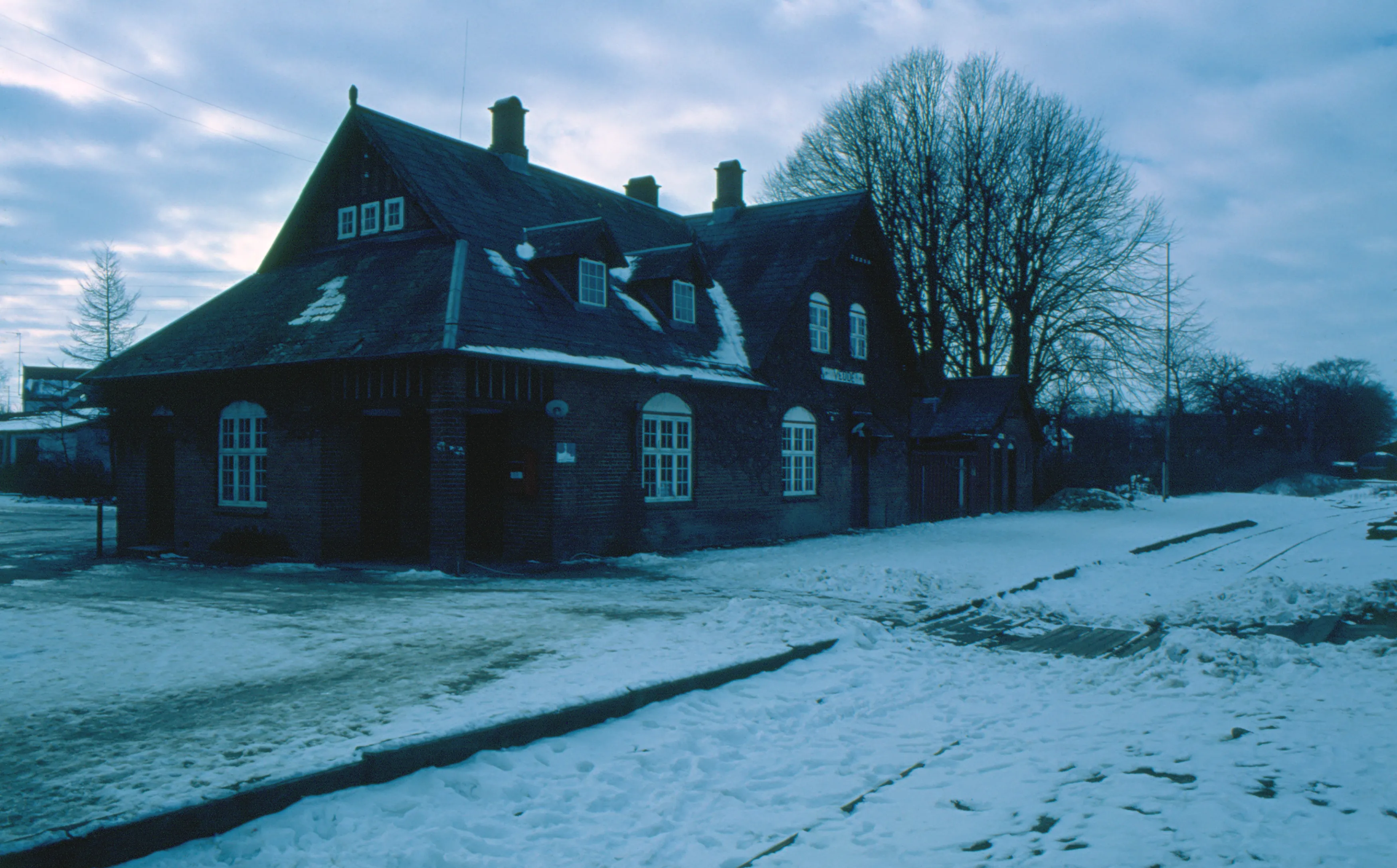 Billede af Vedde Station.