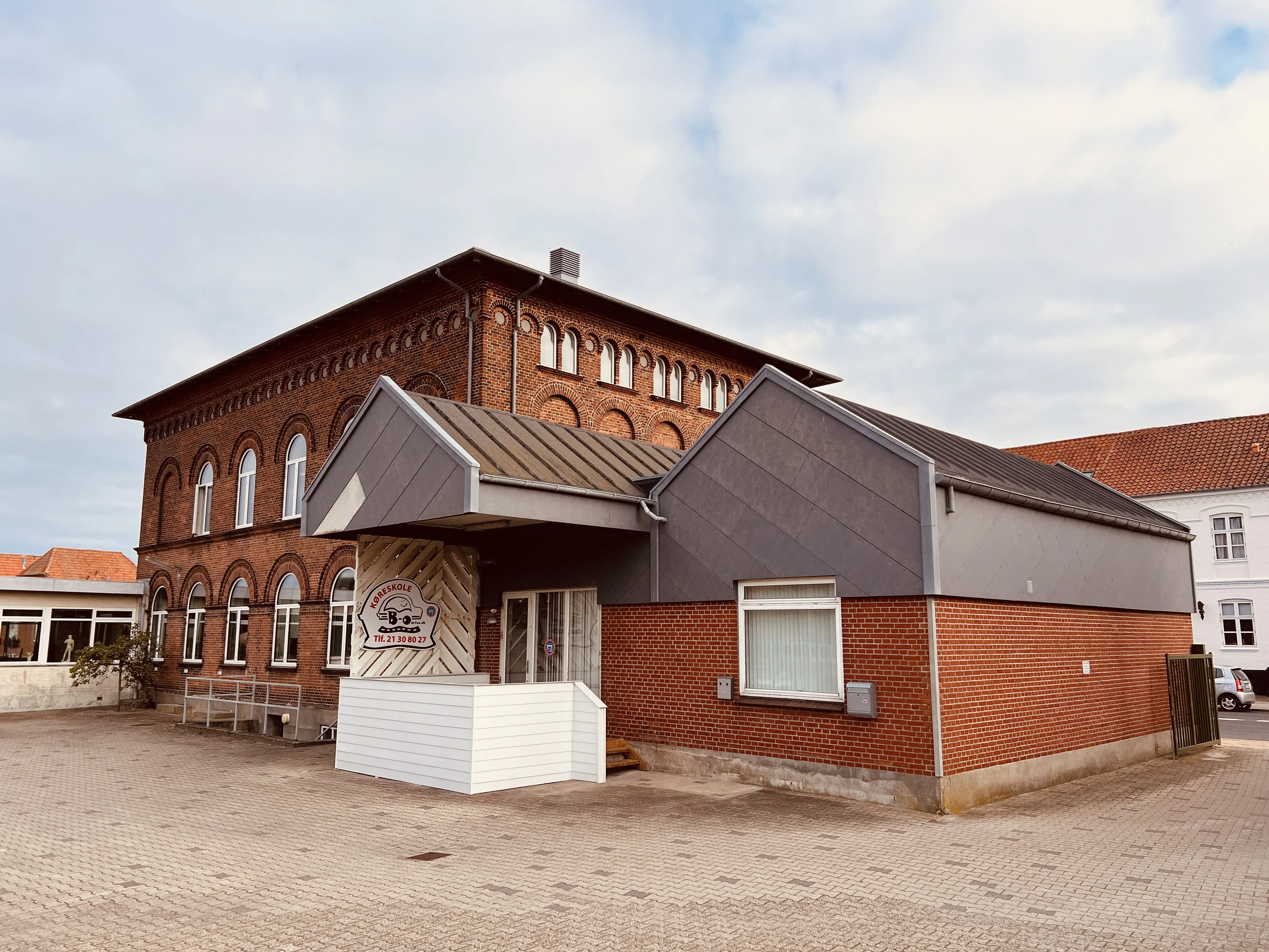 Billede af Posthuset ved Assens Station.