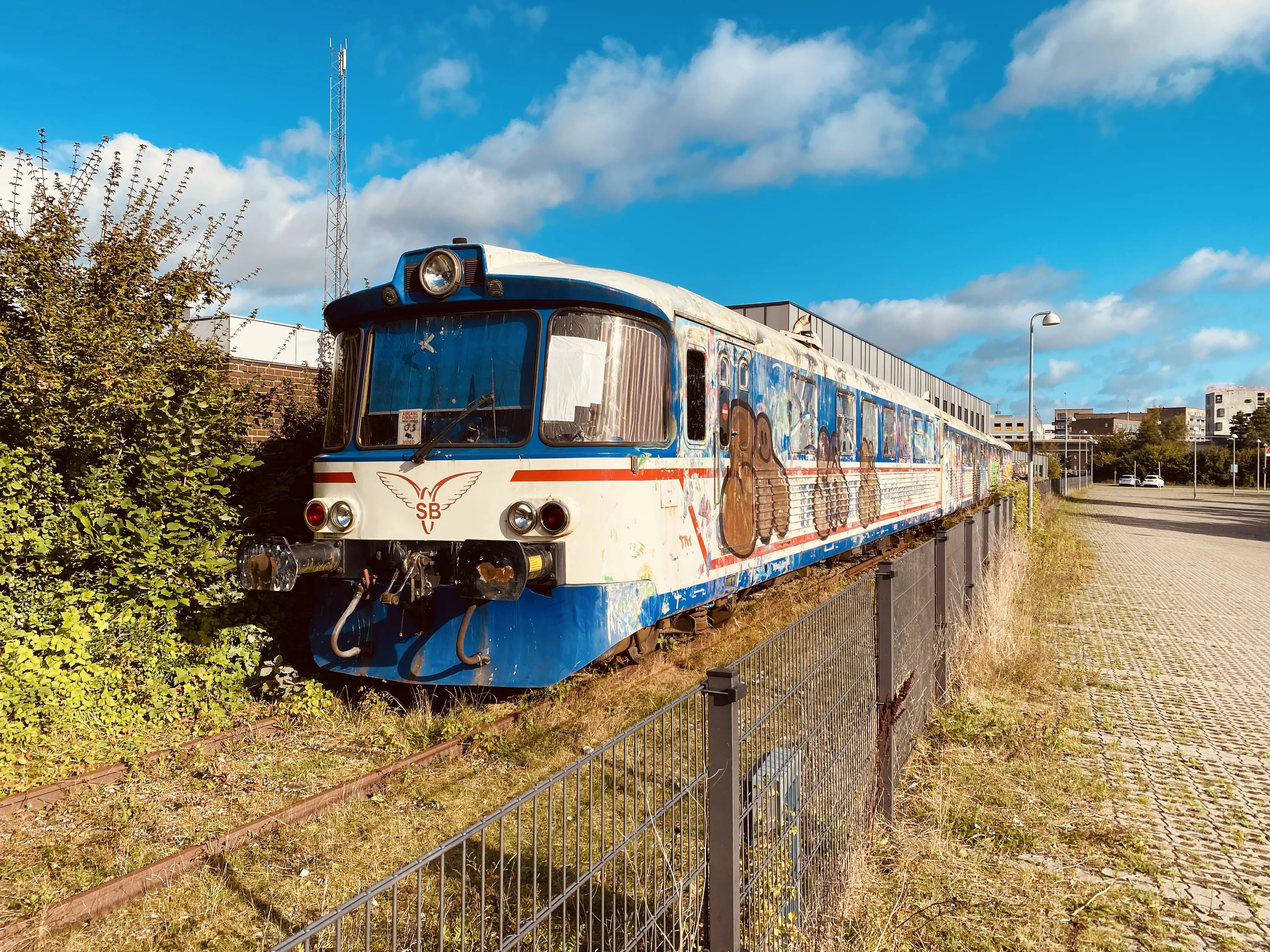 Billede af SB YM 5 i Aalborg ud for remisen og værkstederne.