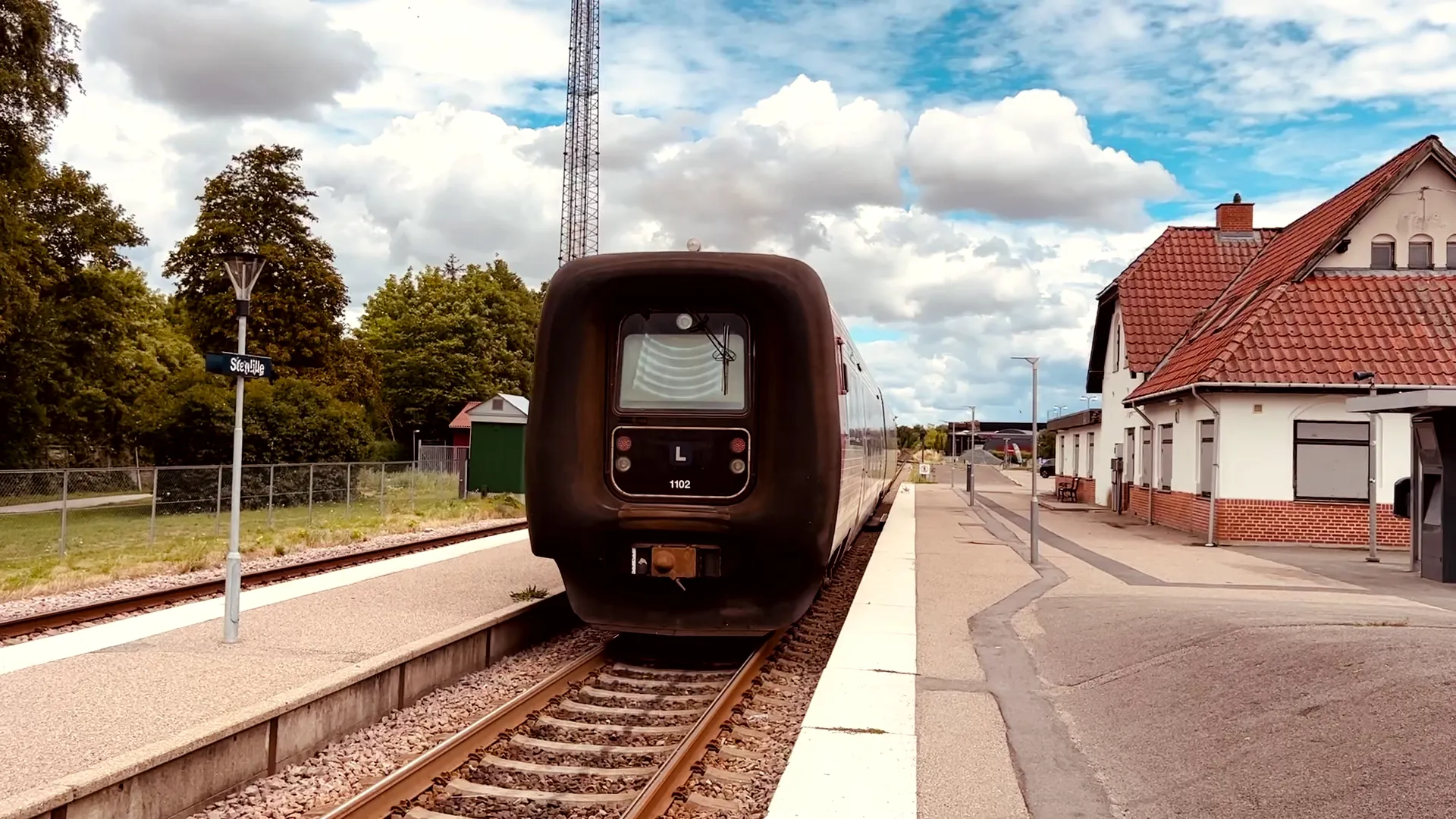 Billede af LT FS 1002, tidligere LJ FS 1002 - fotograferet ud for Stenlille Station.