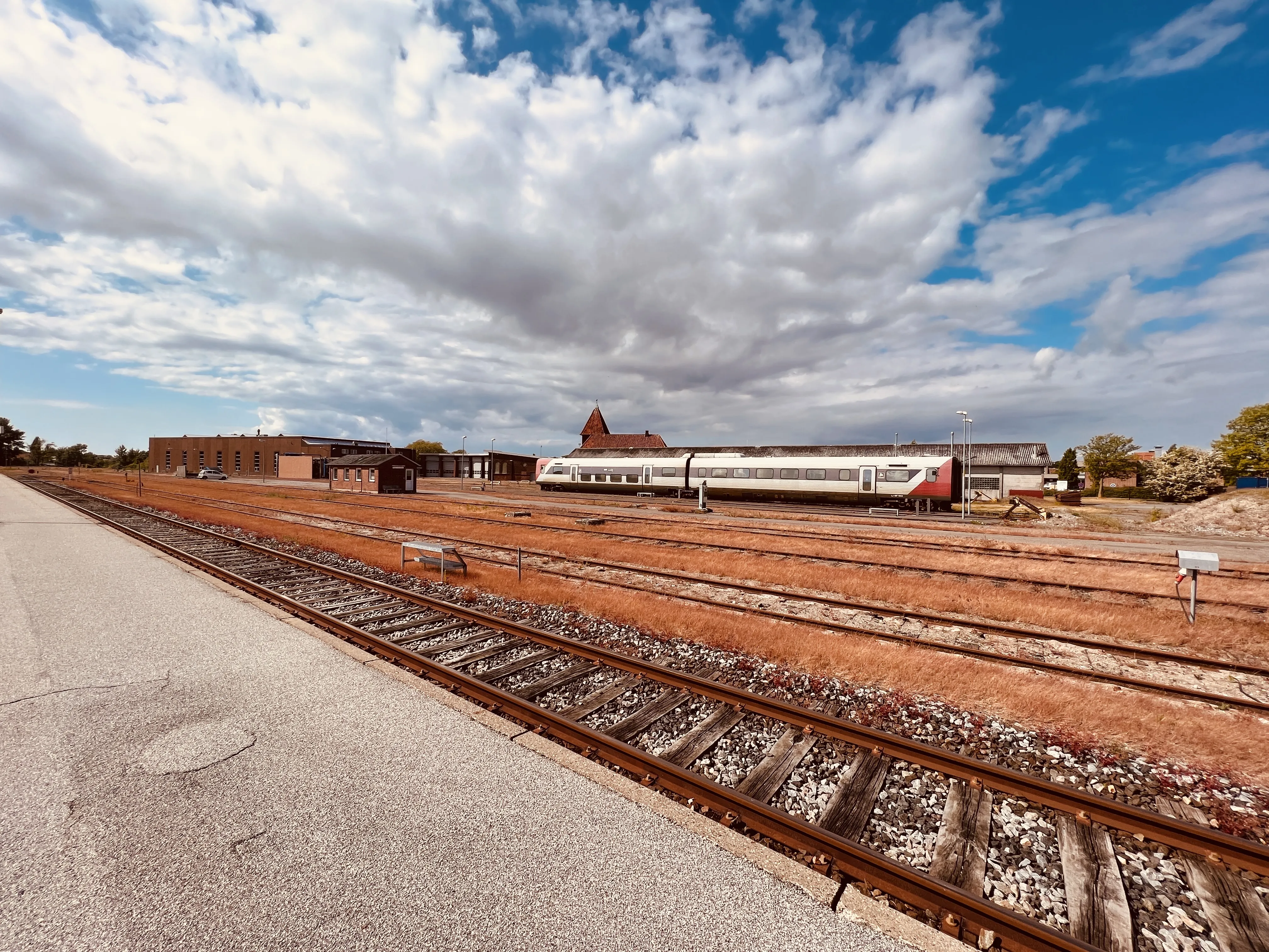 Billede af LT MF 1001, tidligere LJ MF 1001 - fotograferet ud for Nakskov Station.