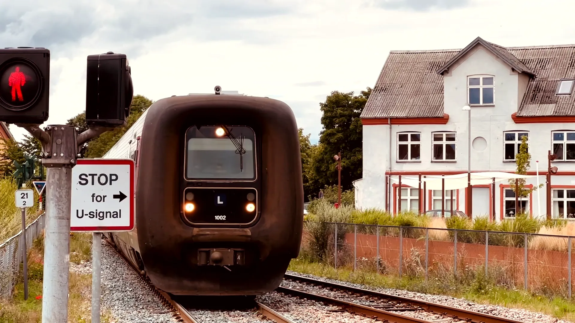 Billede af LT MF 1002, tidligere LJ MF 1002 - fotograferet ud for Stenlille Station.