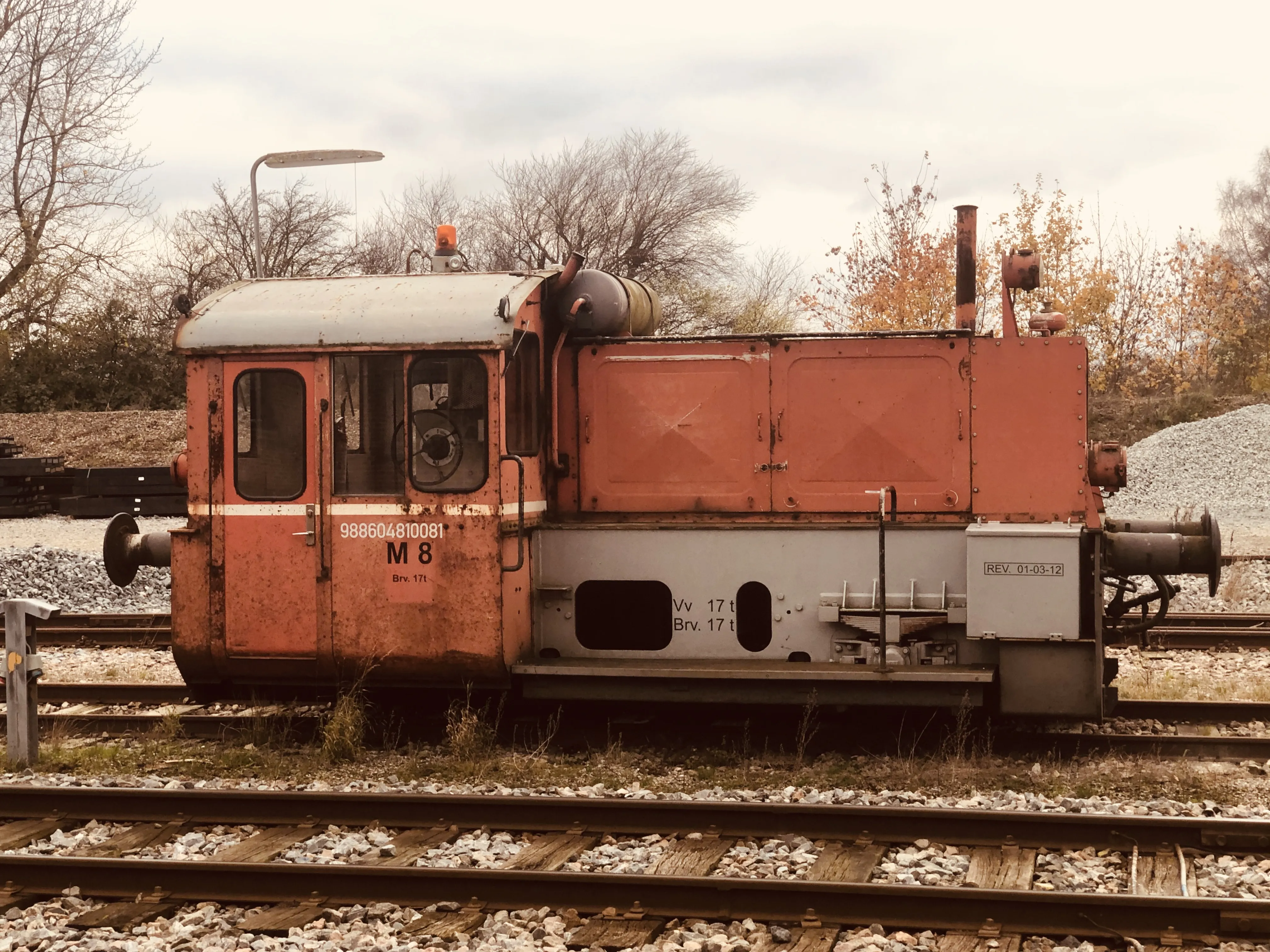 Billede af LT M 8, tidligere LJ M 8 - fotograferet ud for Hårlev Station.