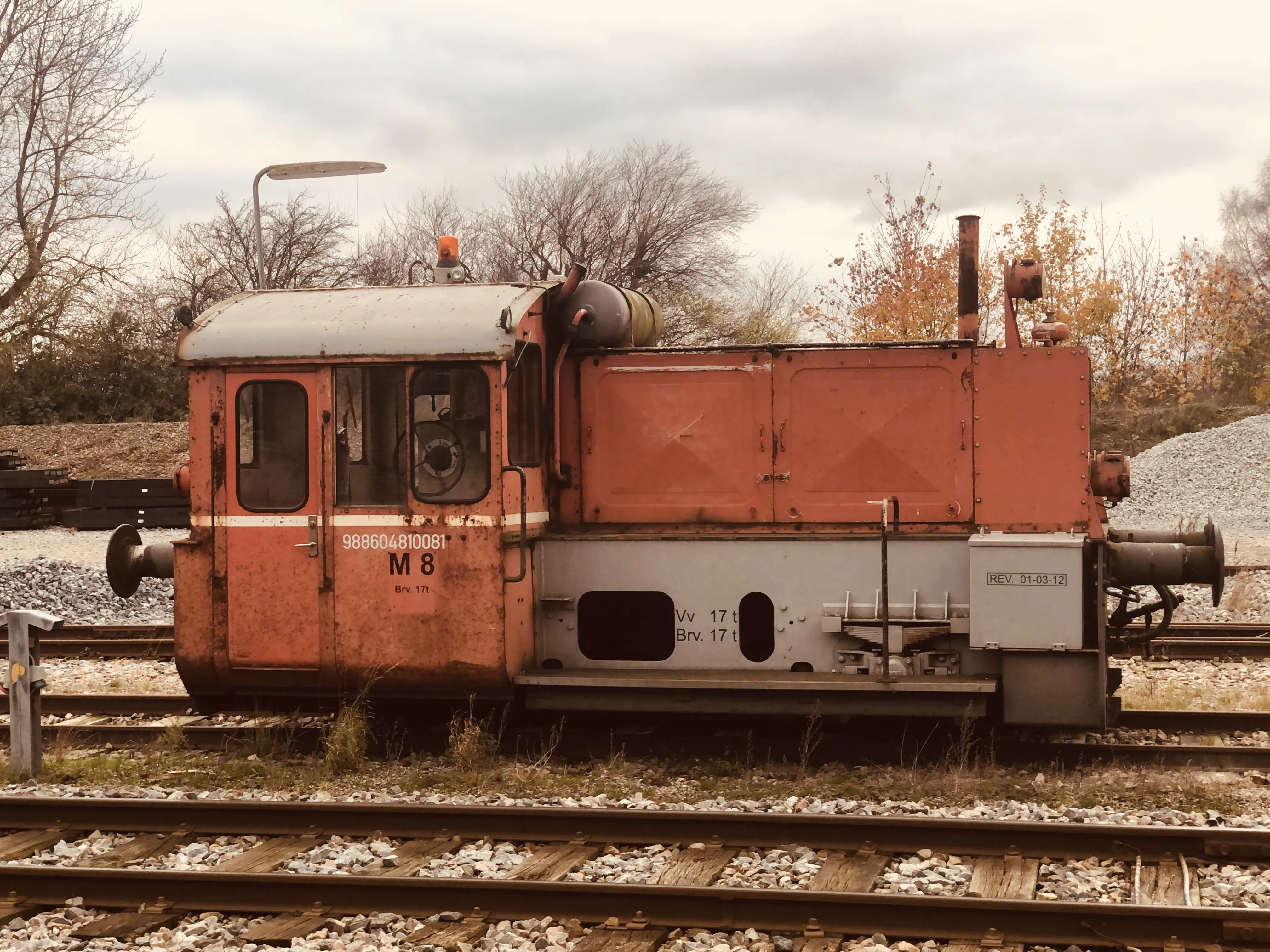 Billede af LT M 8, tidligere LJ M 8 - fotograferet ud for Hårlev Station.