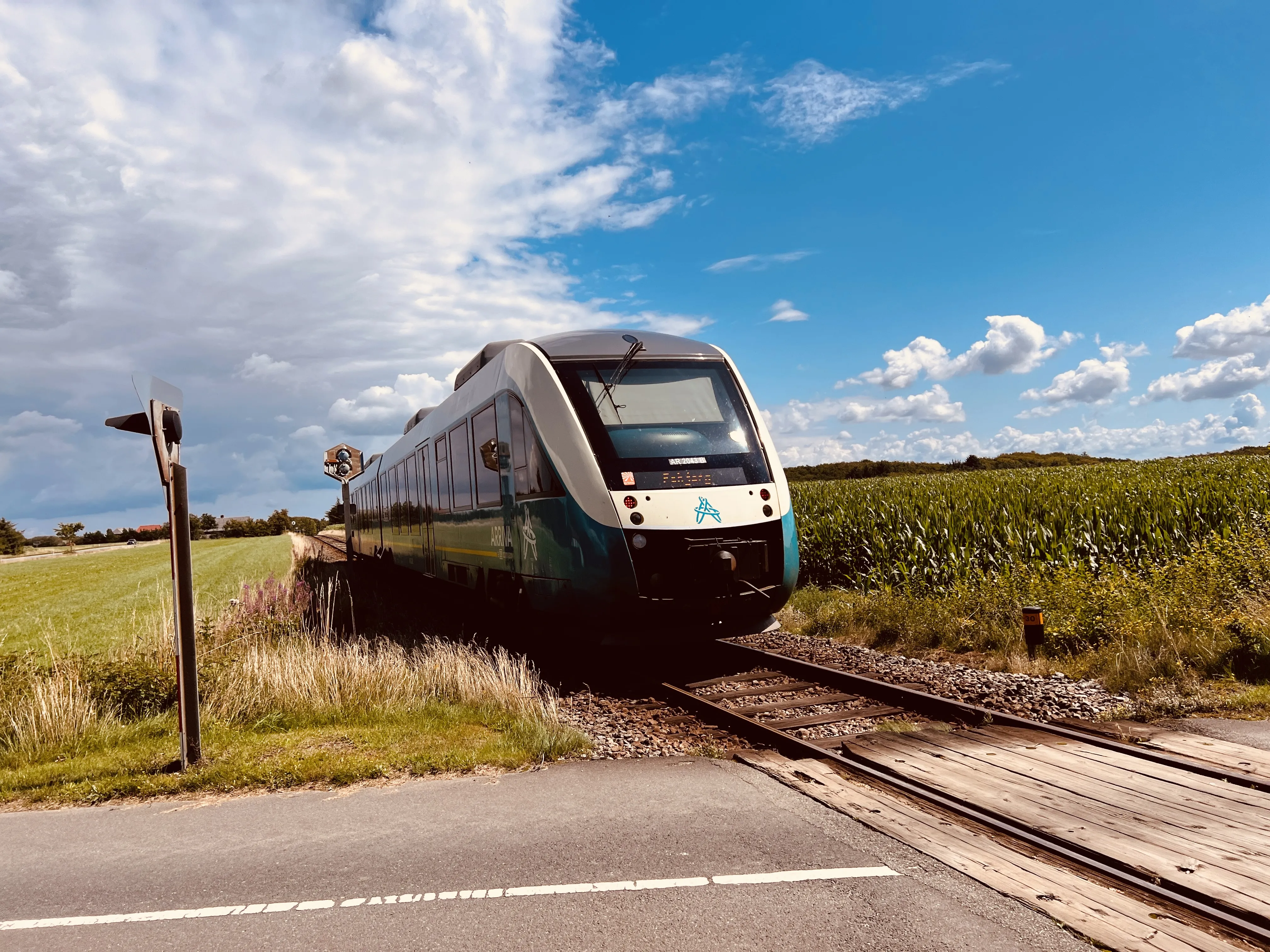 Billede af ARRIVA AR 2043 fotograferet ud for Hyllerslev Trinbræt.